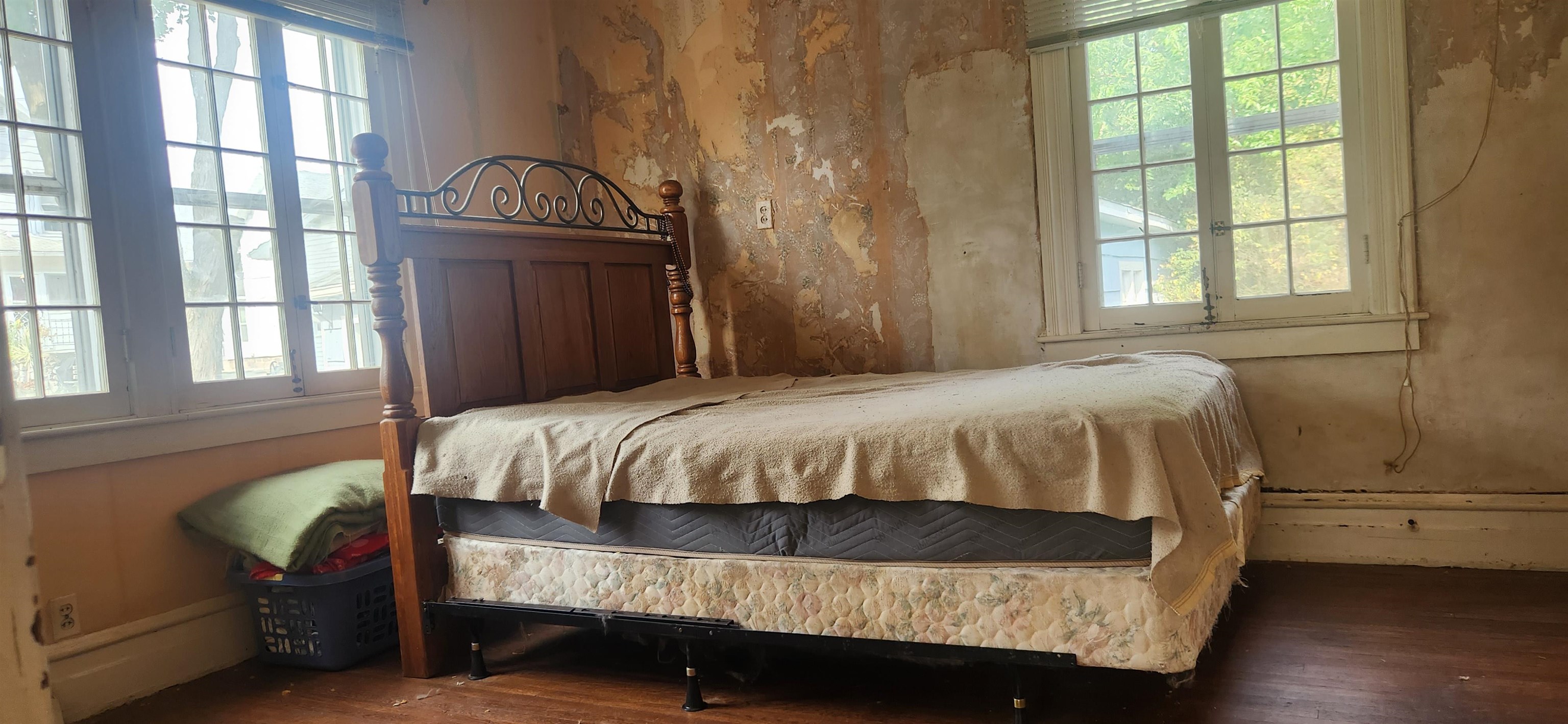 Photo 17 of 311 S Superior St