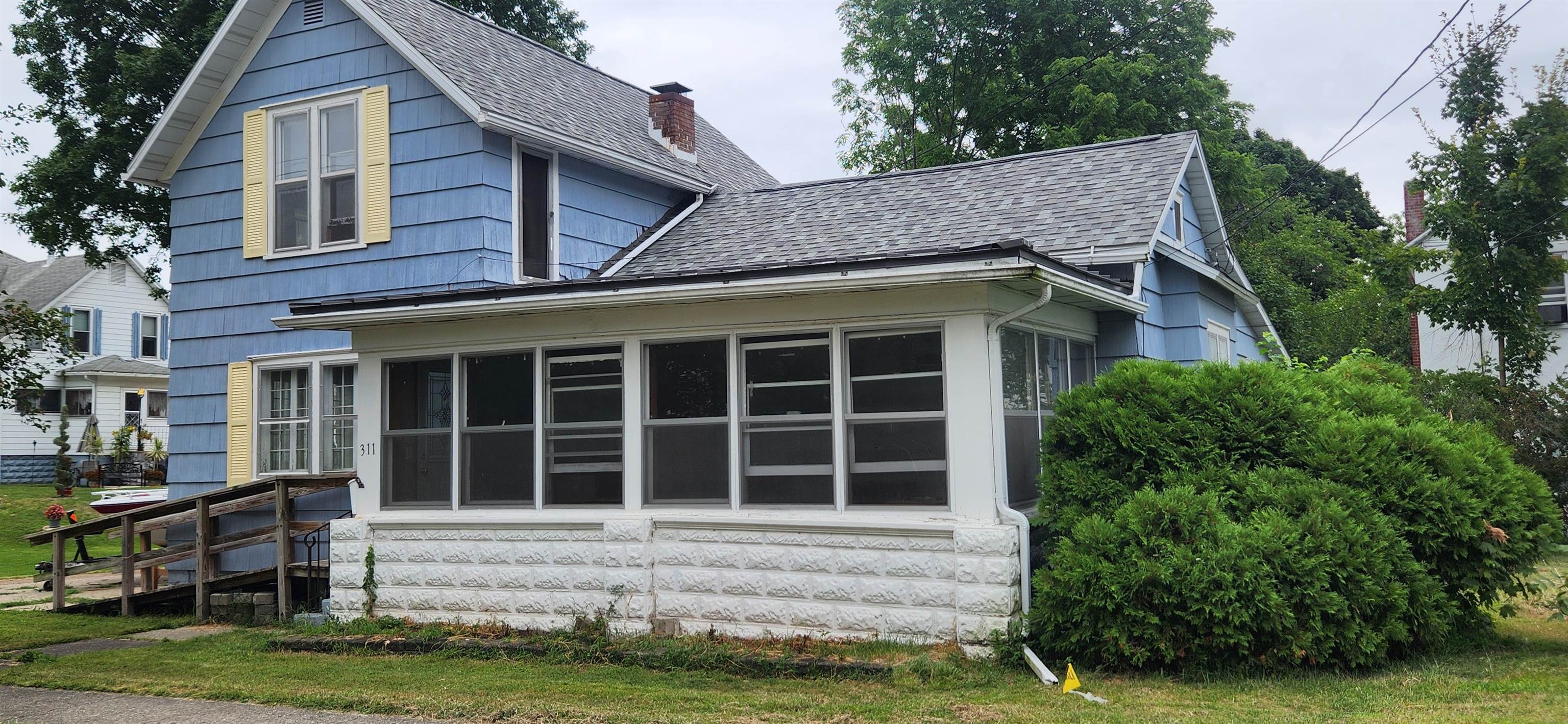 Photo 31 of 311 S Superior St