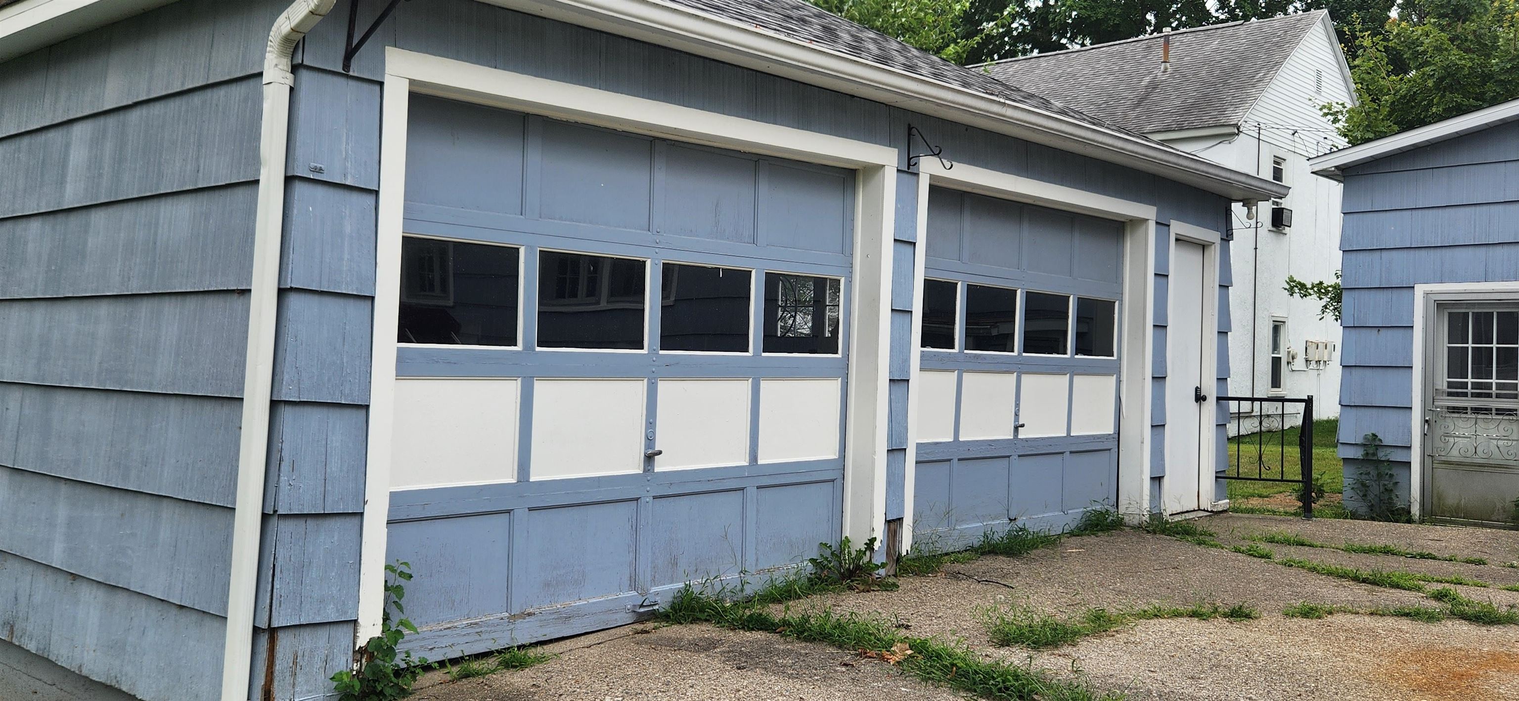 Photo 33 of 311 S Superior St