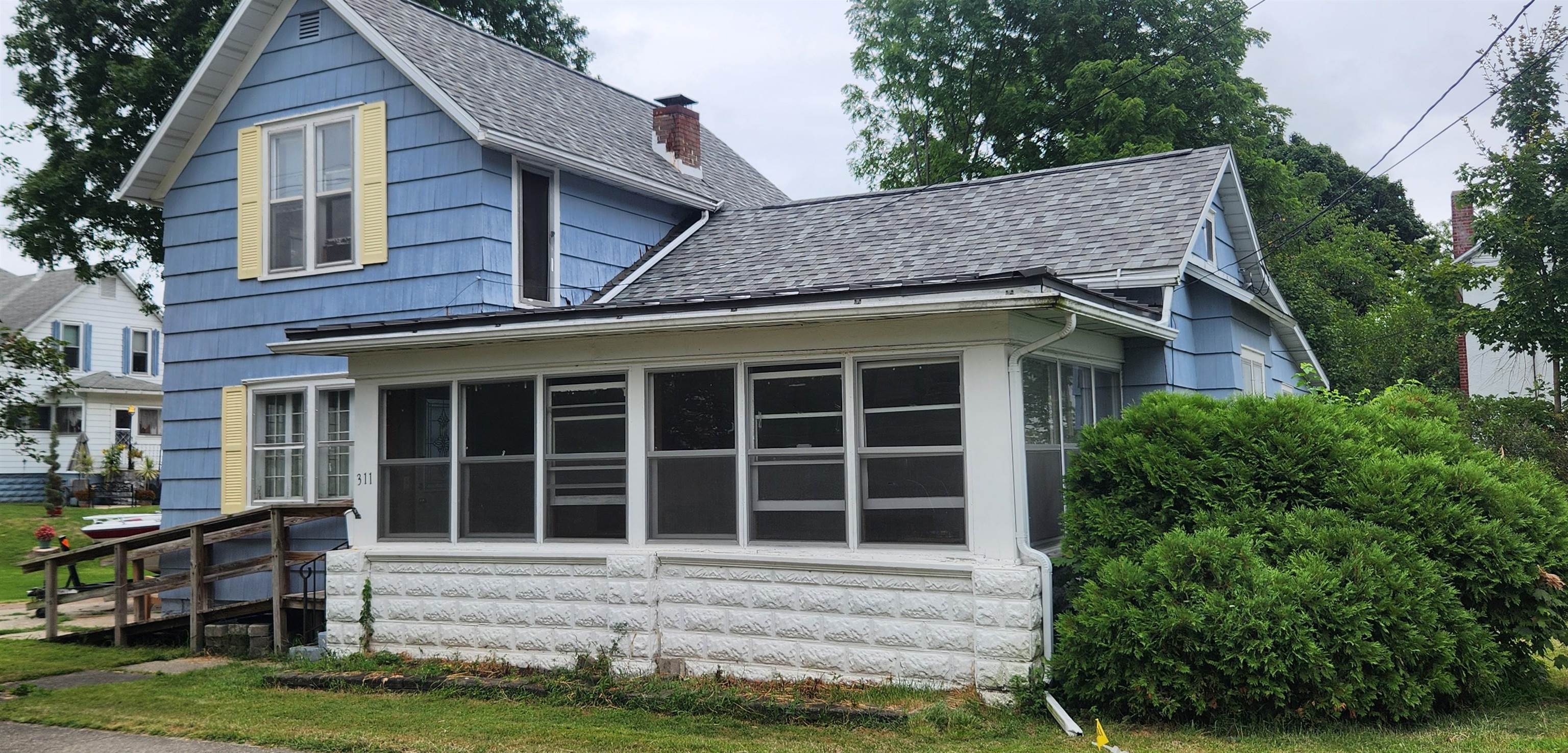 Photo 34 of 311 S Superior St