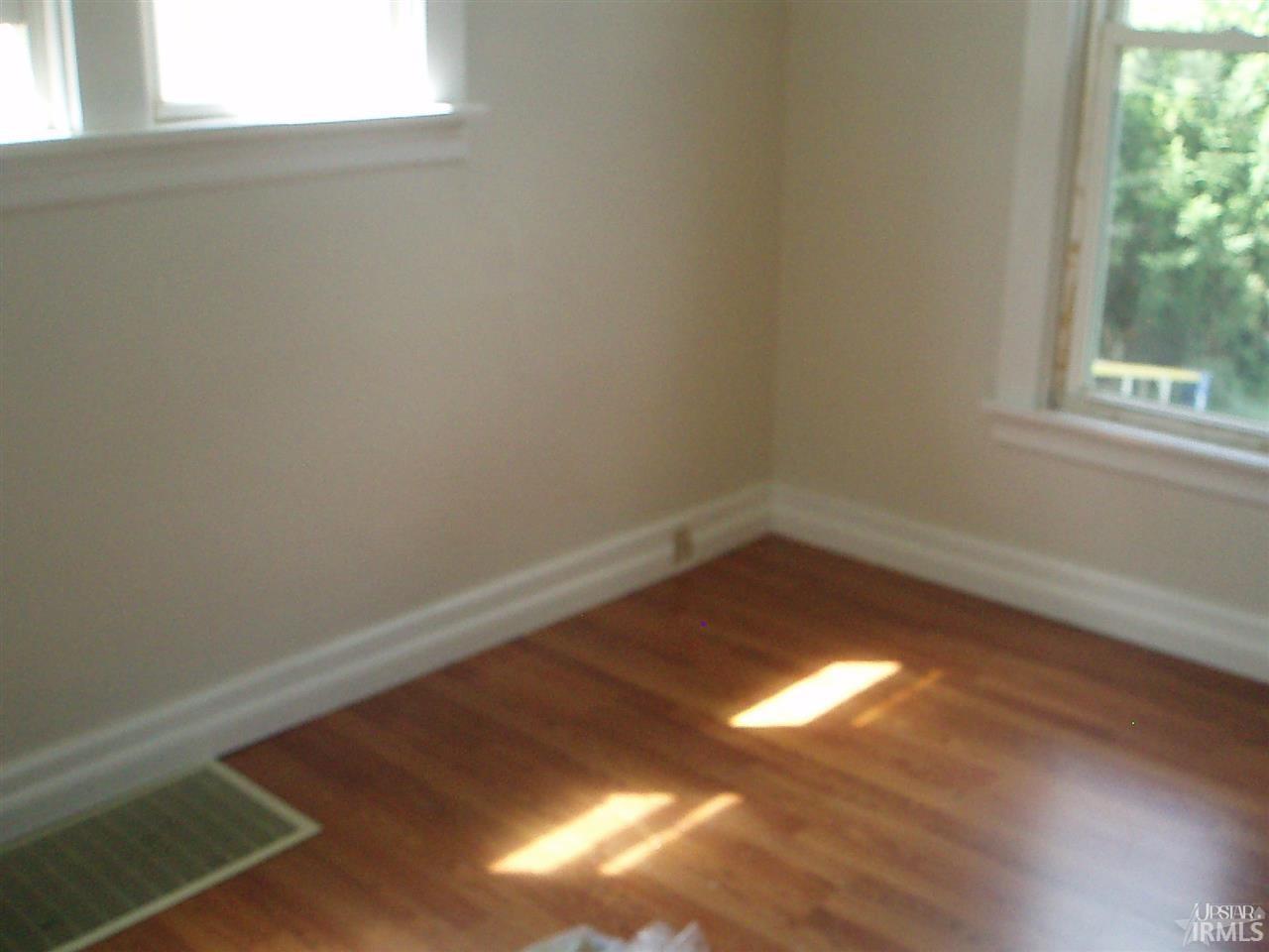 Photo 3 of 938 Herman