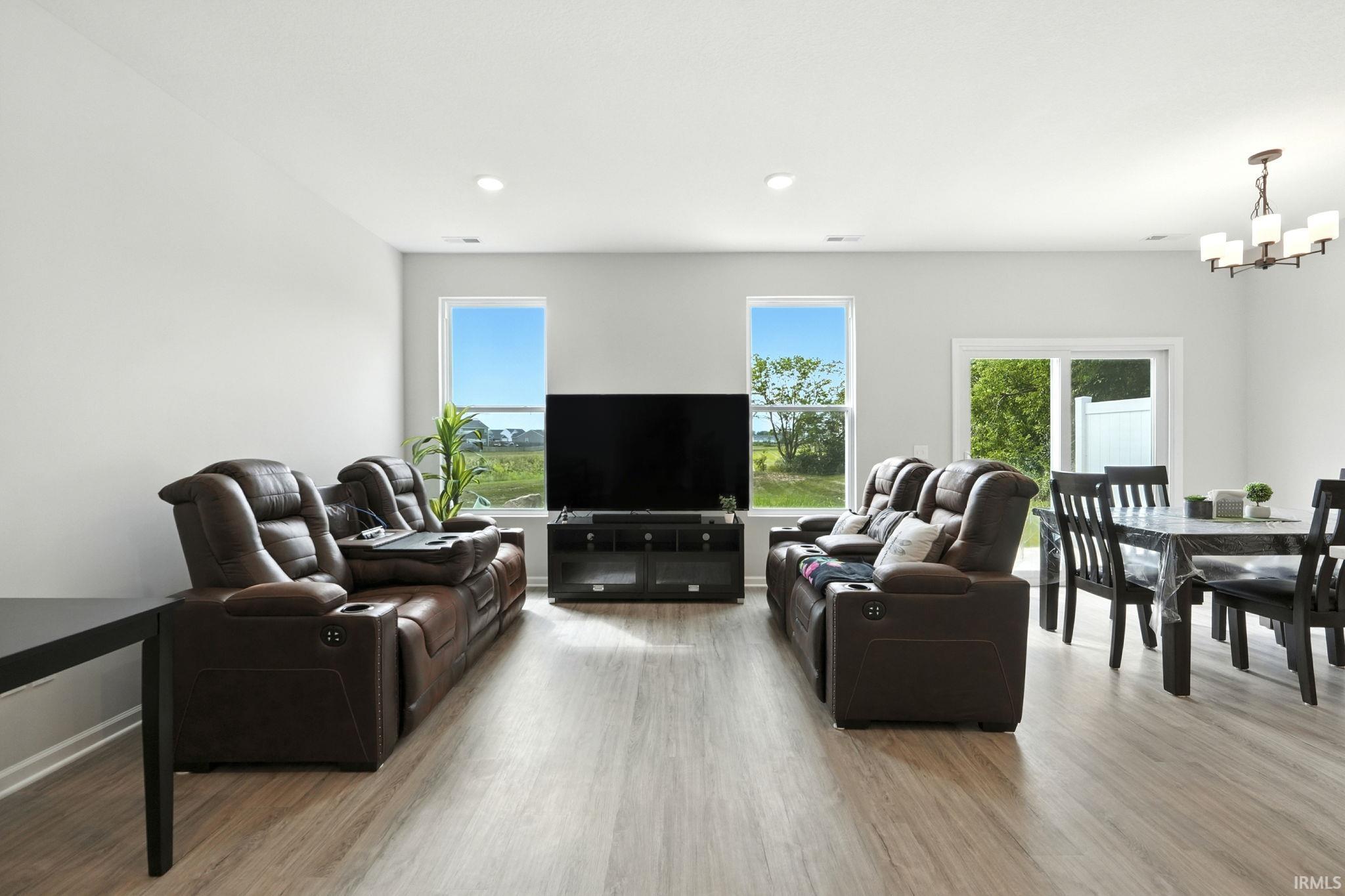 Photo 3 of 1303 N West Hamilton Road