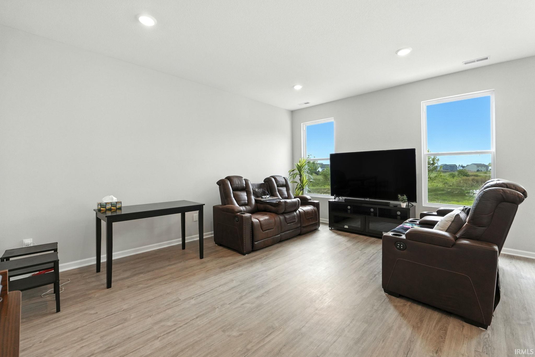 Photo 4 of 1303 N West Hamilton Road