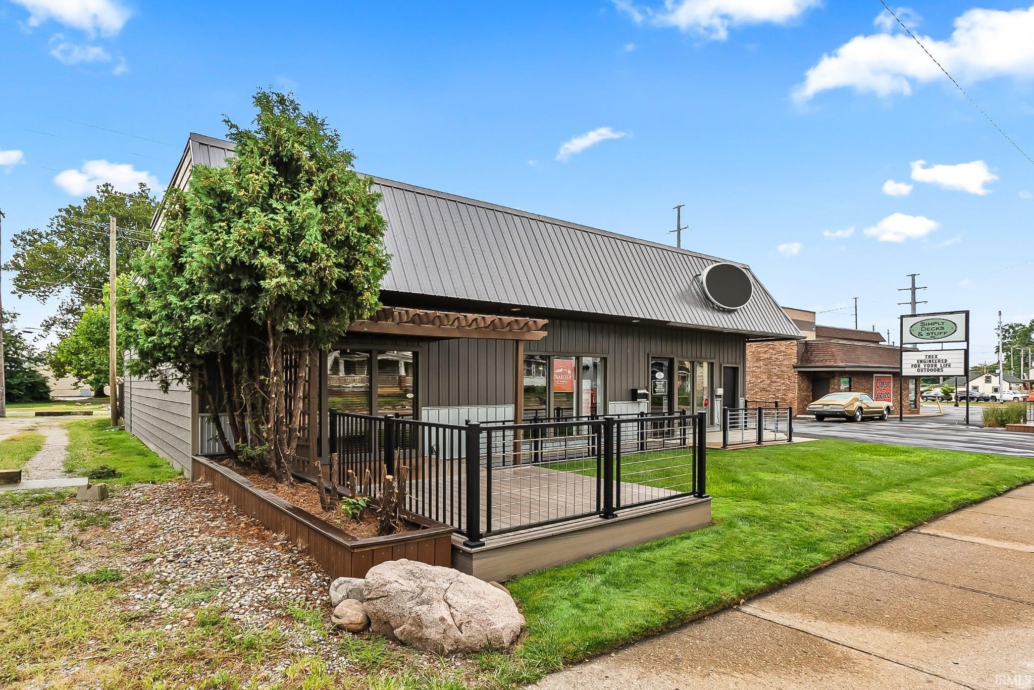 Photo 1 of 2332 N Clinton Street