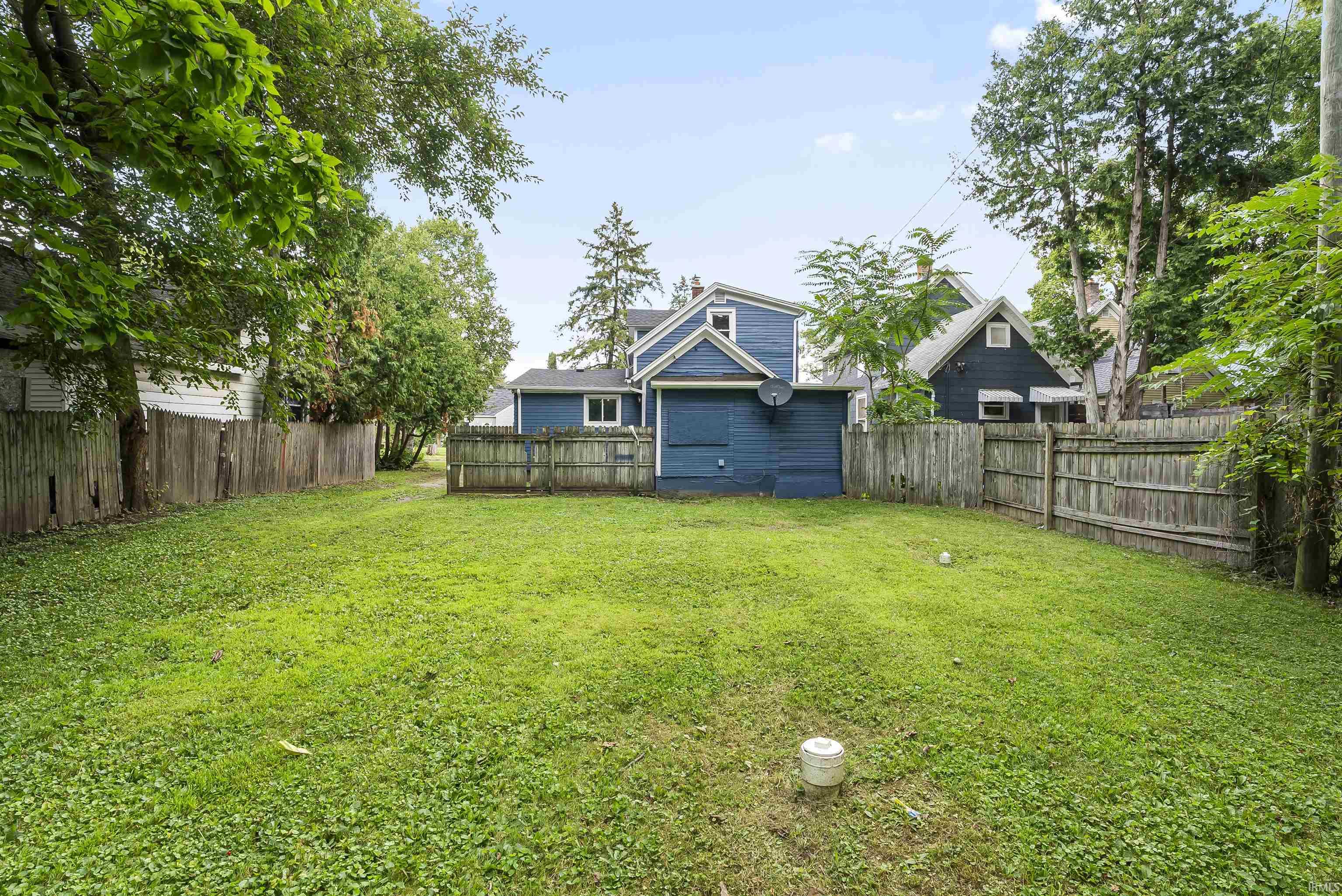 Photo 3 of 1767 Hale Avenue