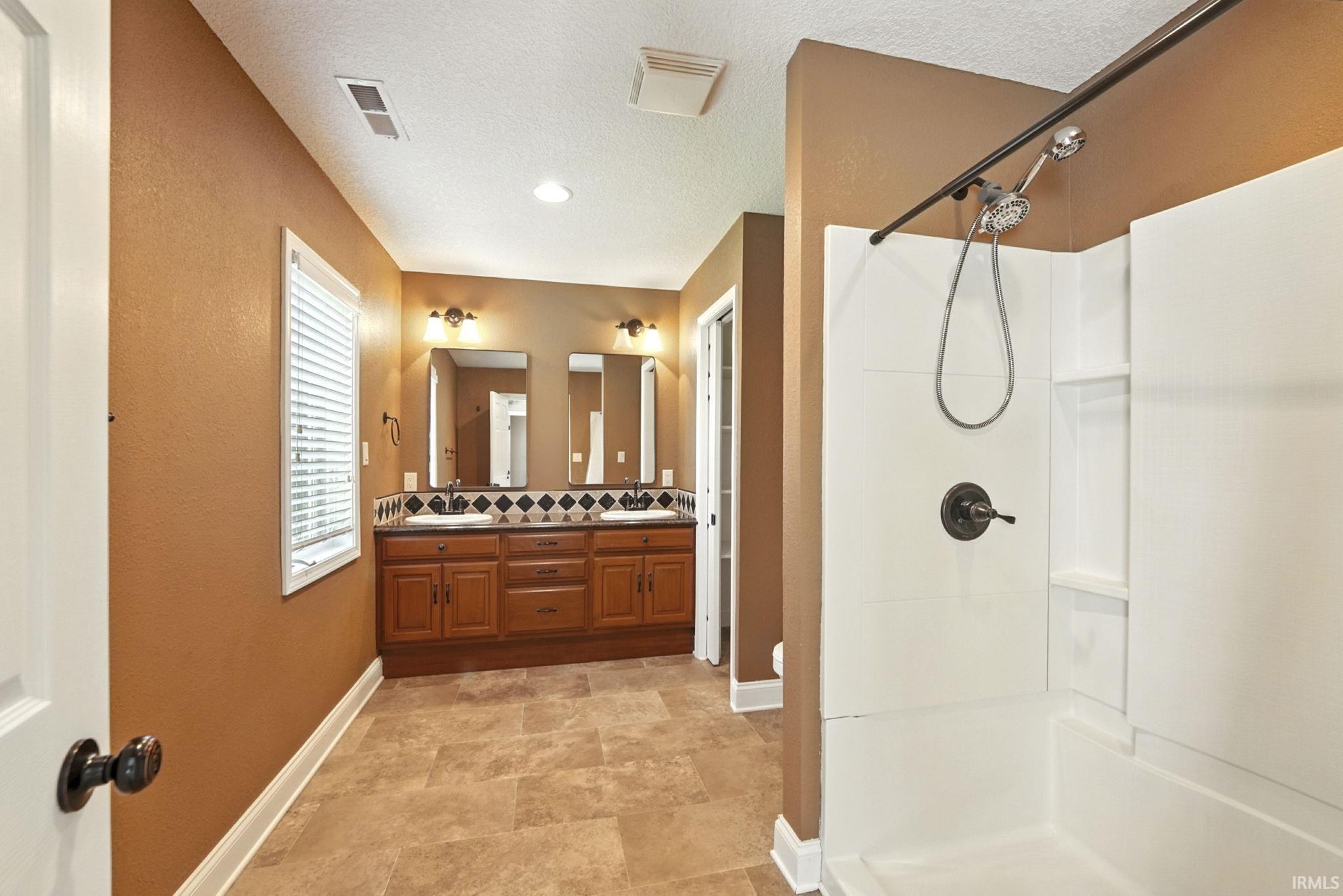 Photo 28 of 12707 Elsworth Street