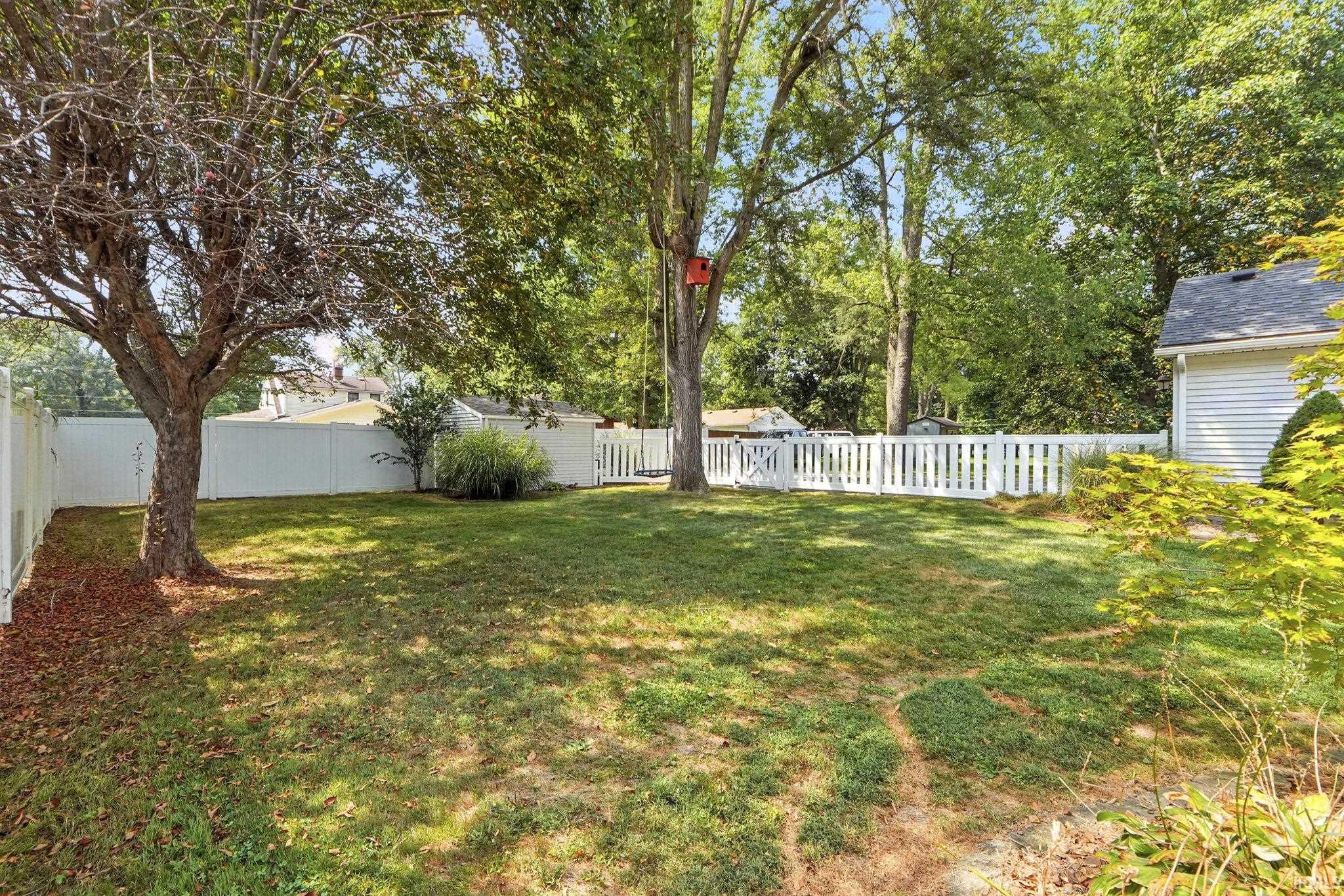 Photo 32 of 12707 Elsworth Street