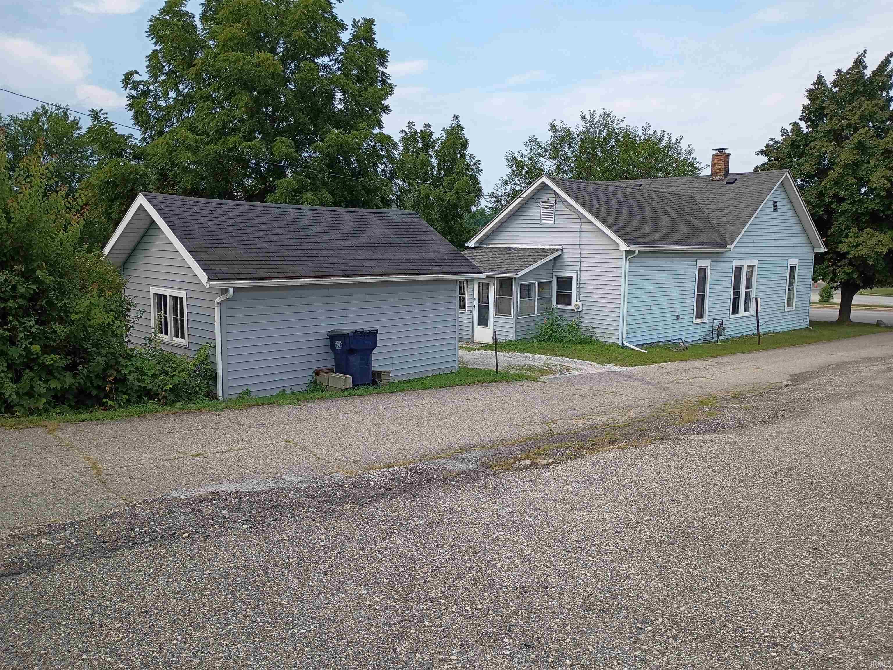 Photo 3 of 415 S Buffalo Street