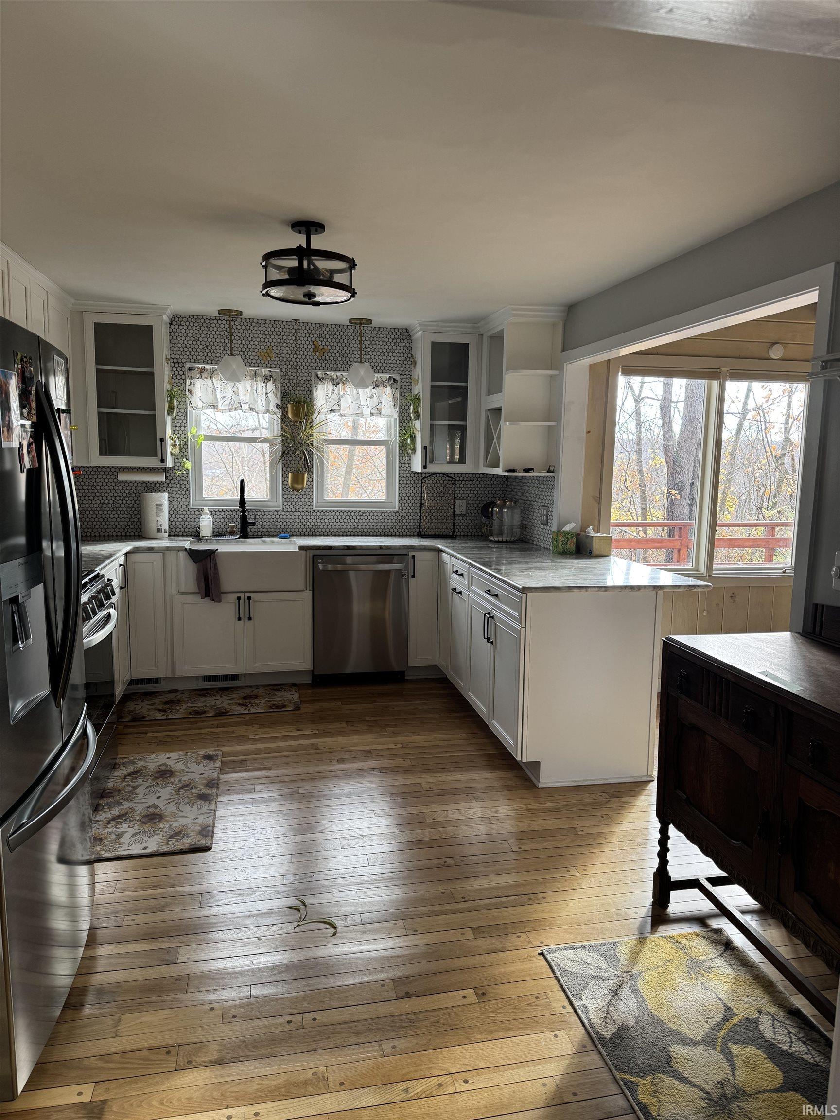 Photo 14 of 459 E Hill Street