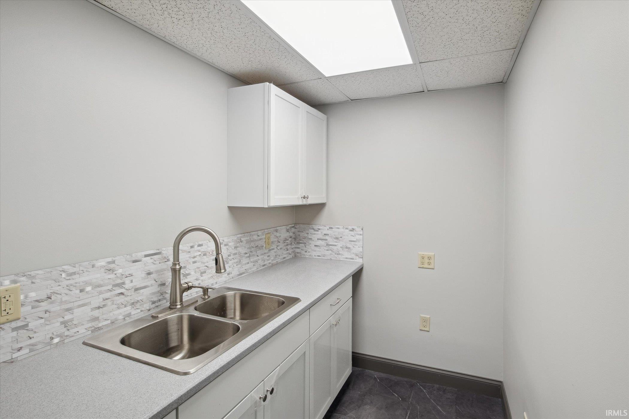 Photo 11 of 117 W Washington Street