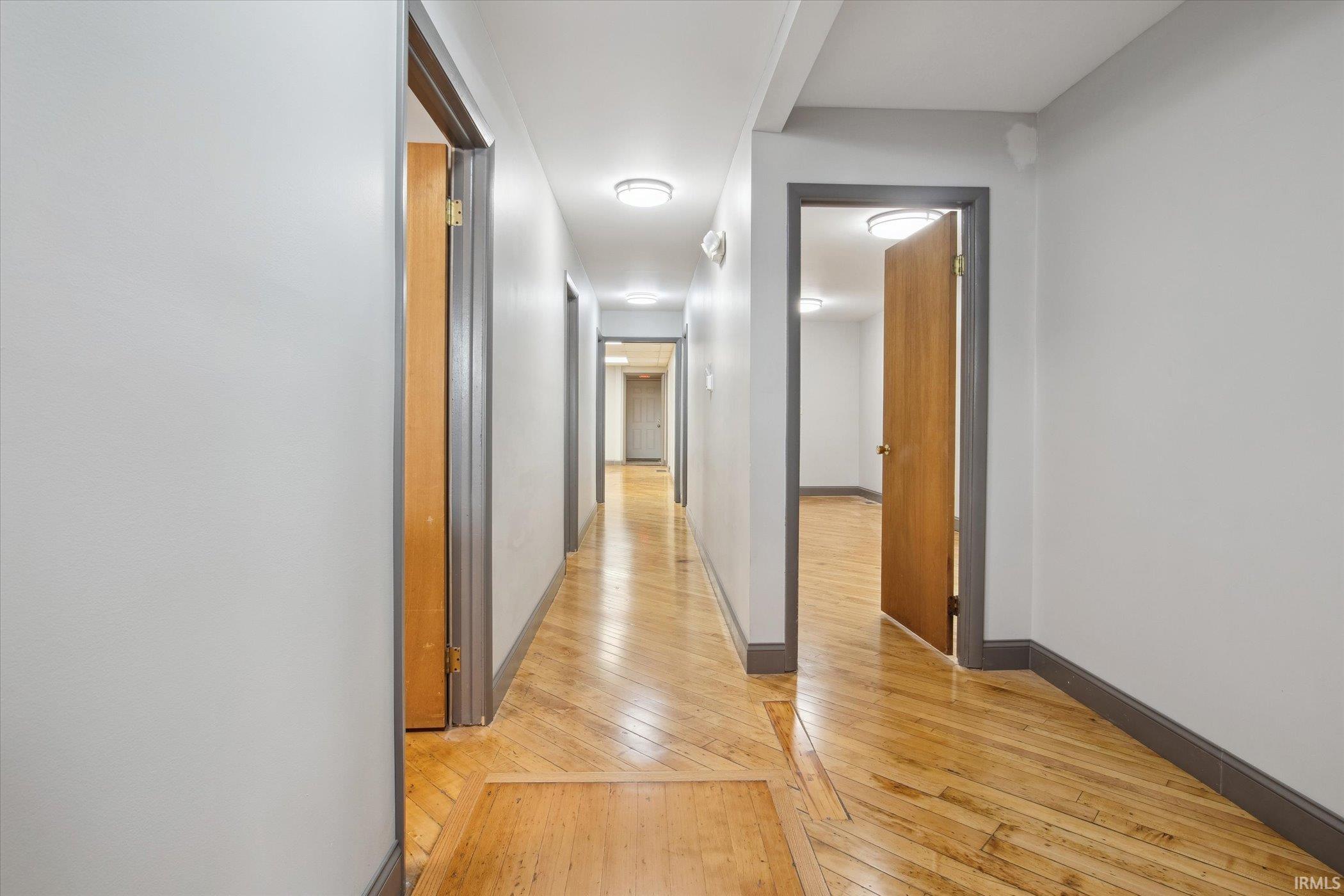 Photo 3 of 117 W Washington Street