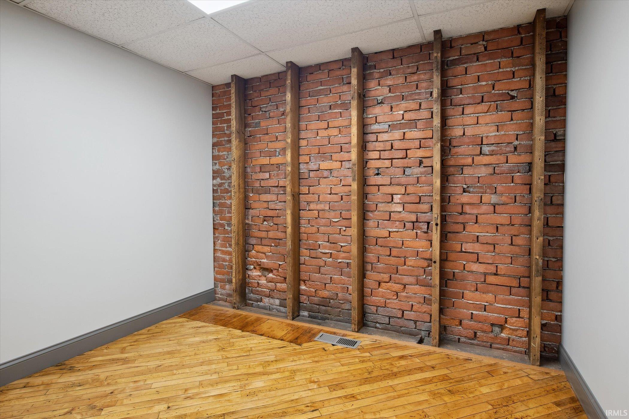 Photo 5 of 117 W Washington Street