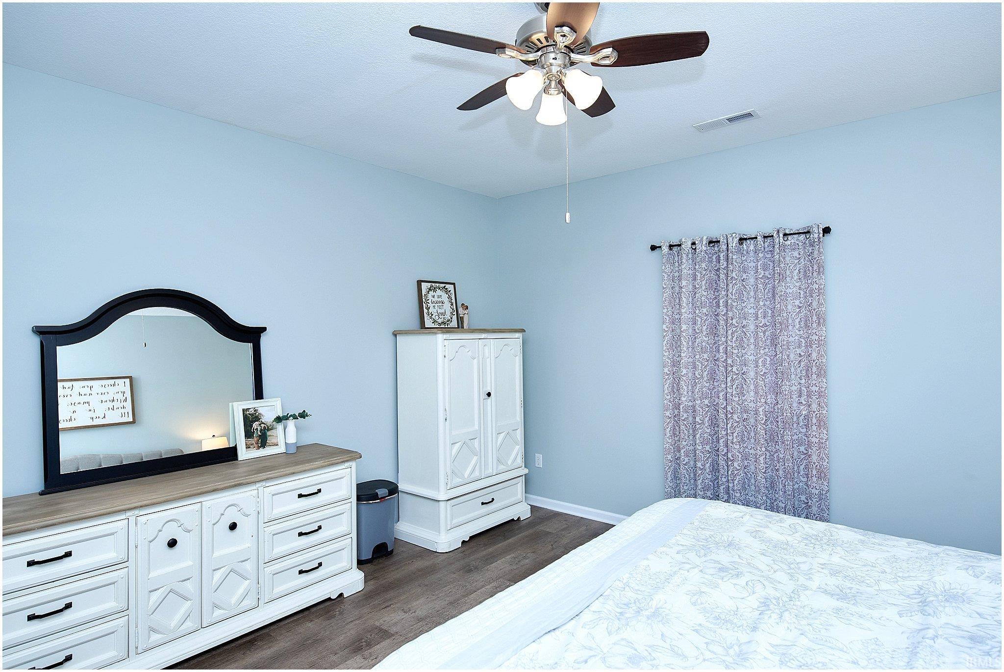 Photo 17 of 1018 W Water Street