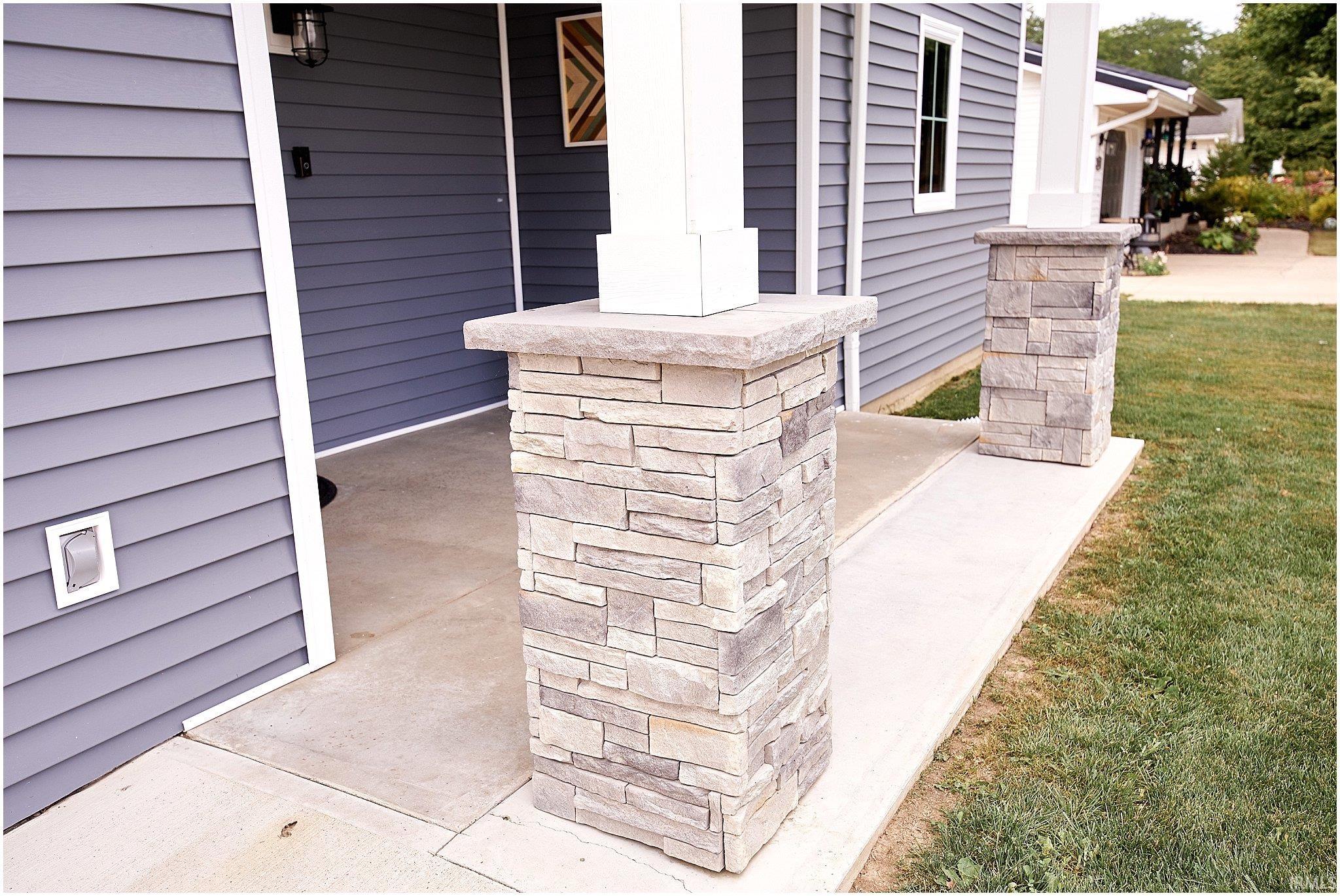 Photo 2 of 1018 W Water Street