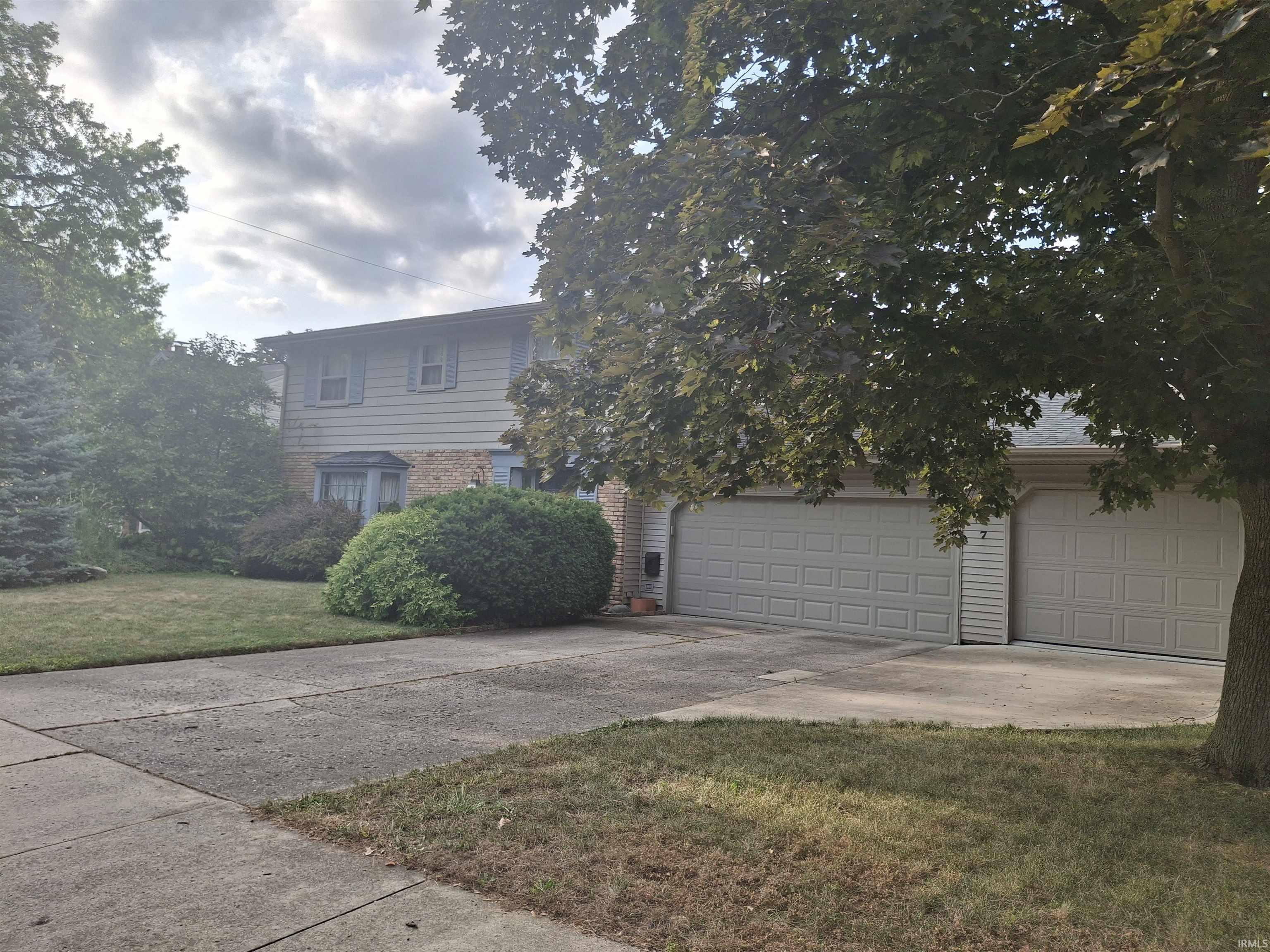 Photo 2 of 2817 Whitegate Drive