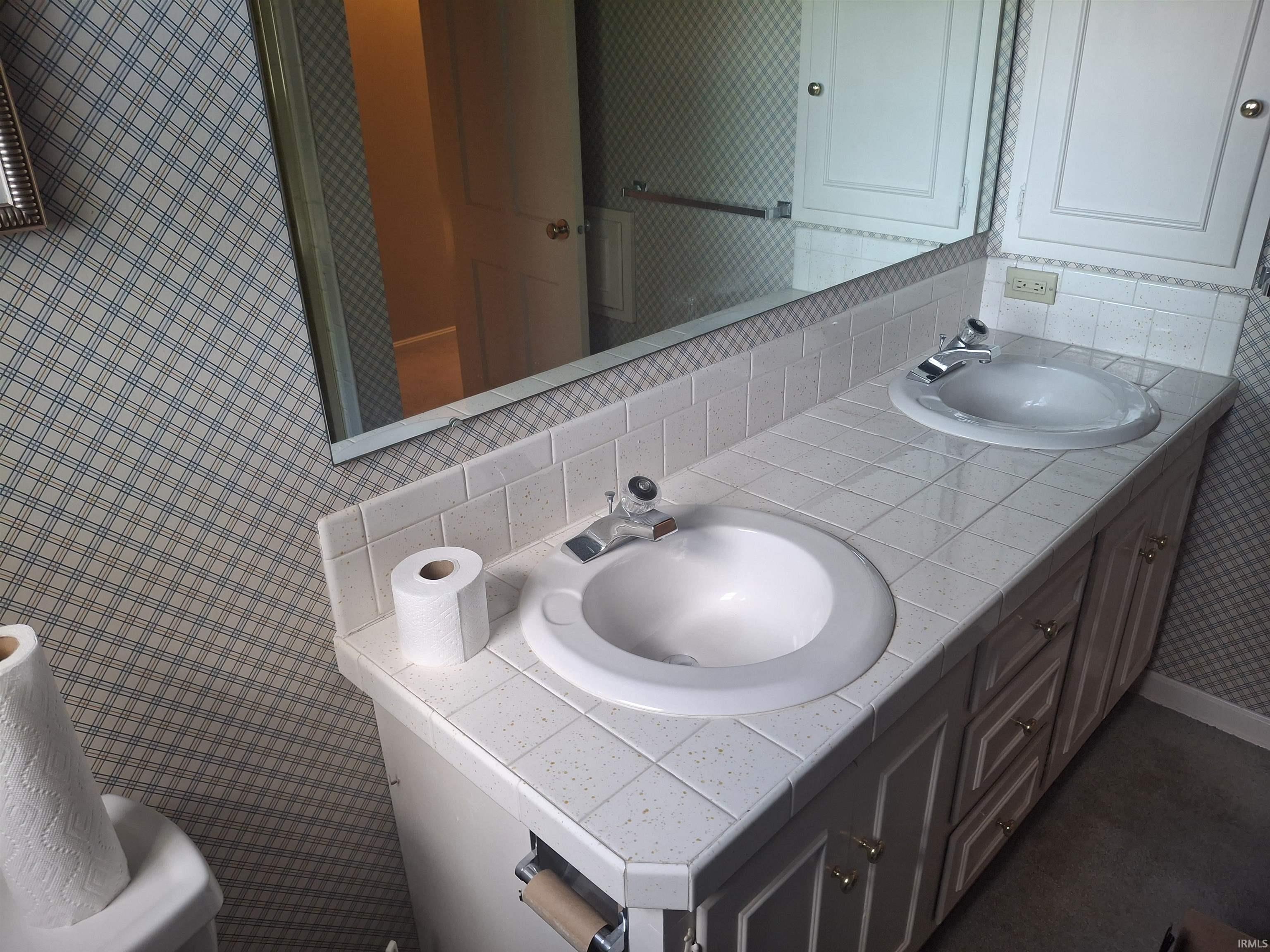 Photo 27 of 2817 Whitegate Drive