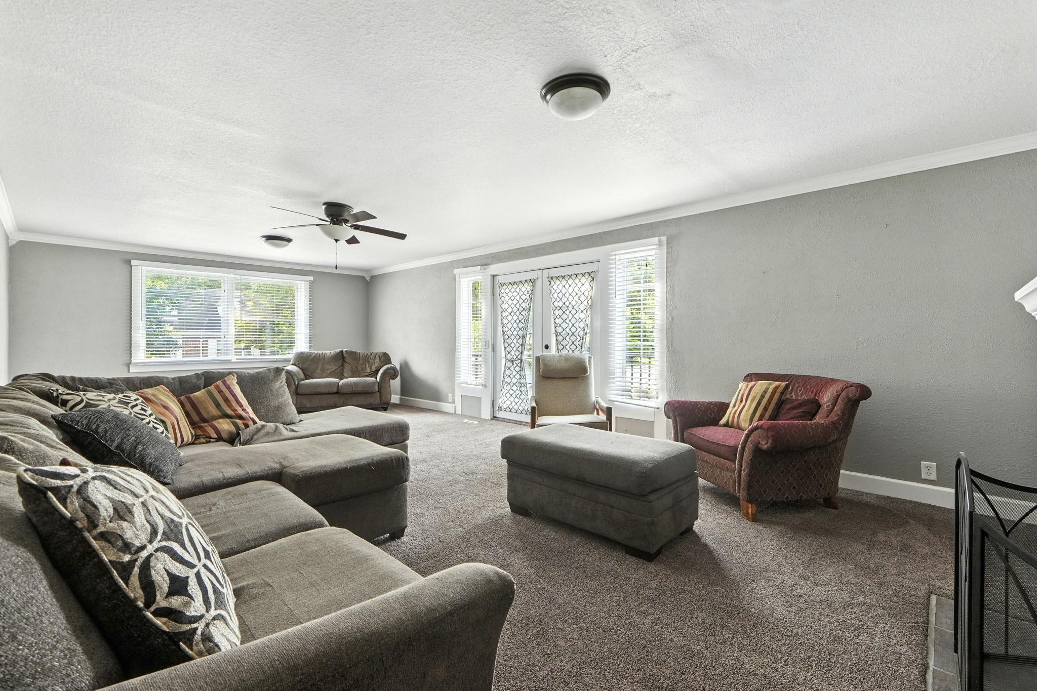 Photo 10 of 312 W Pleasant Street