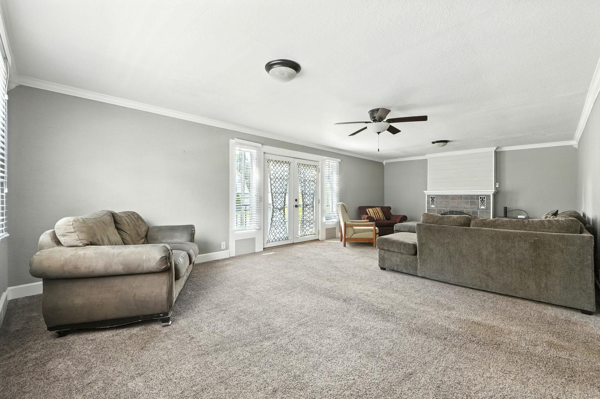 Photo 12 of 312 W Pleasant Street