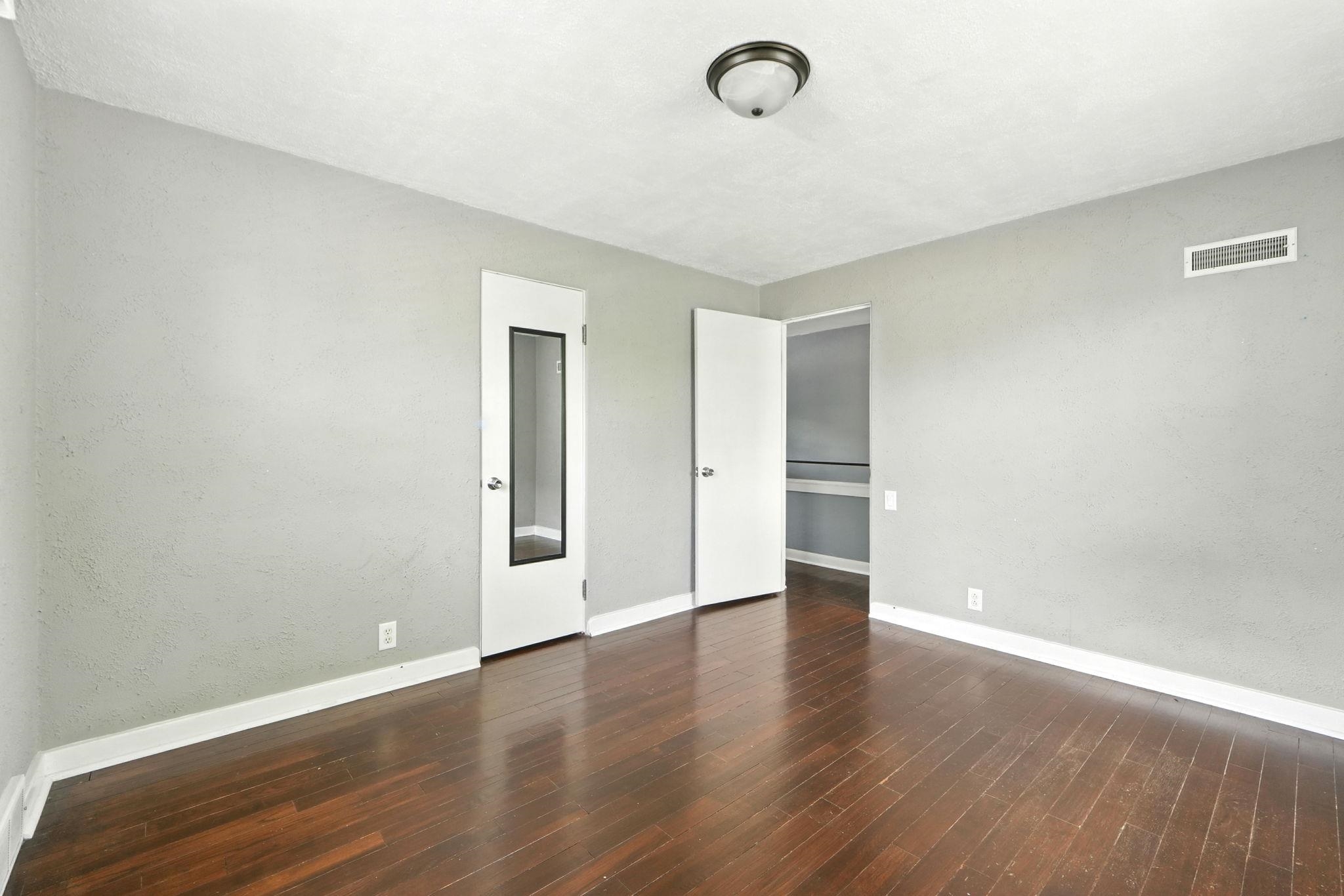 Photo 13 of 312 W Pleasant Street