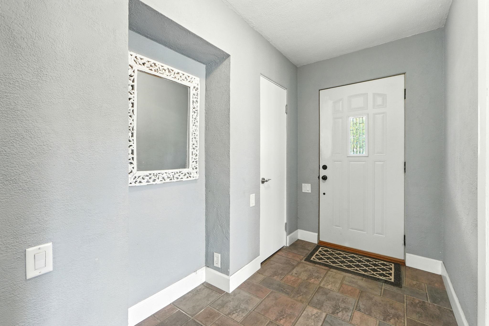 Photo 2 of 312 W Pleasant Street