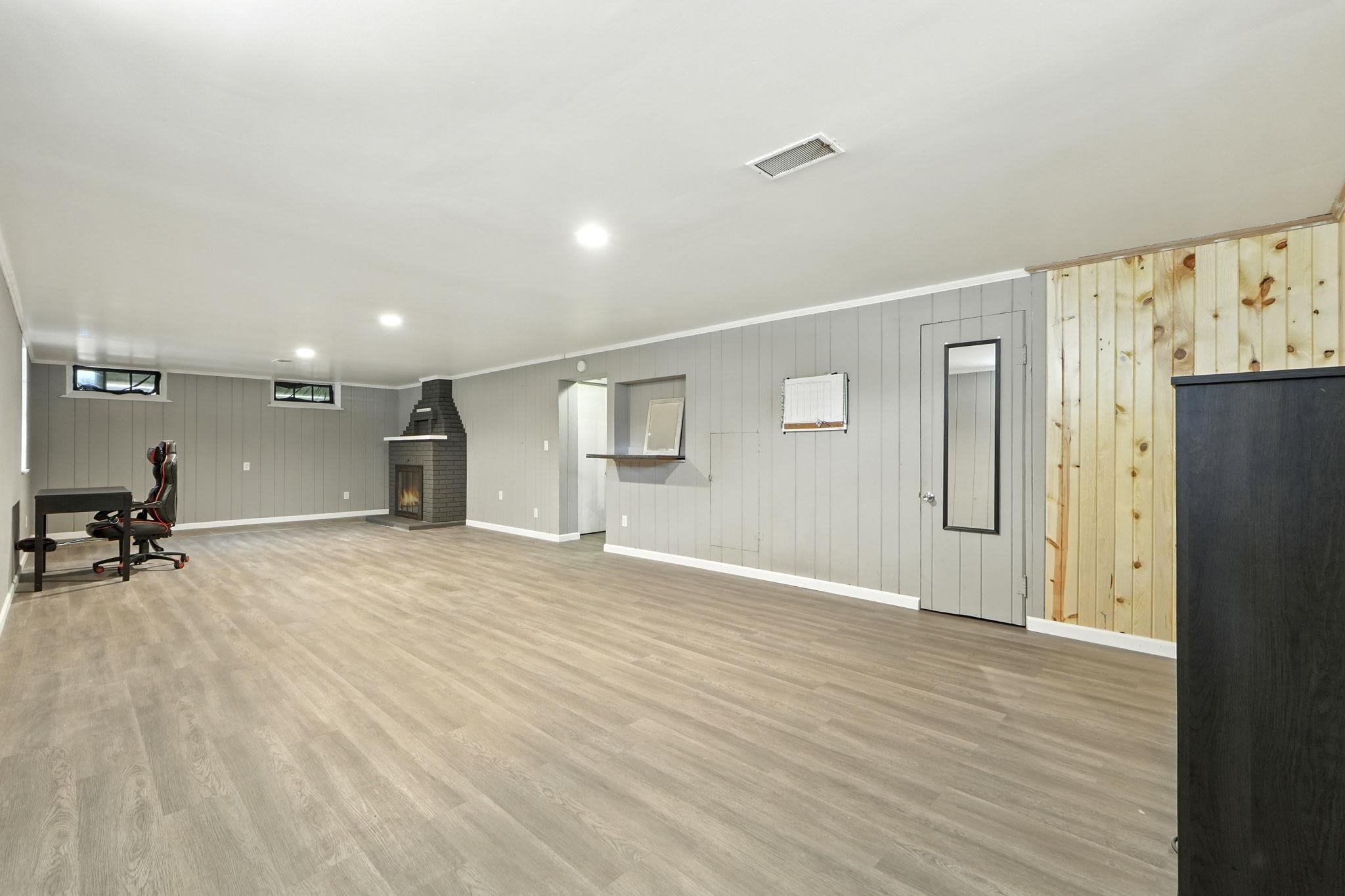 Photo 25 of 312 W Pleasant Street