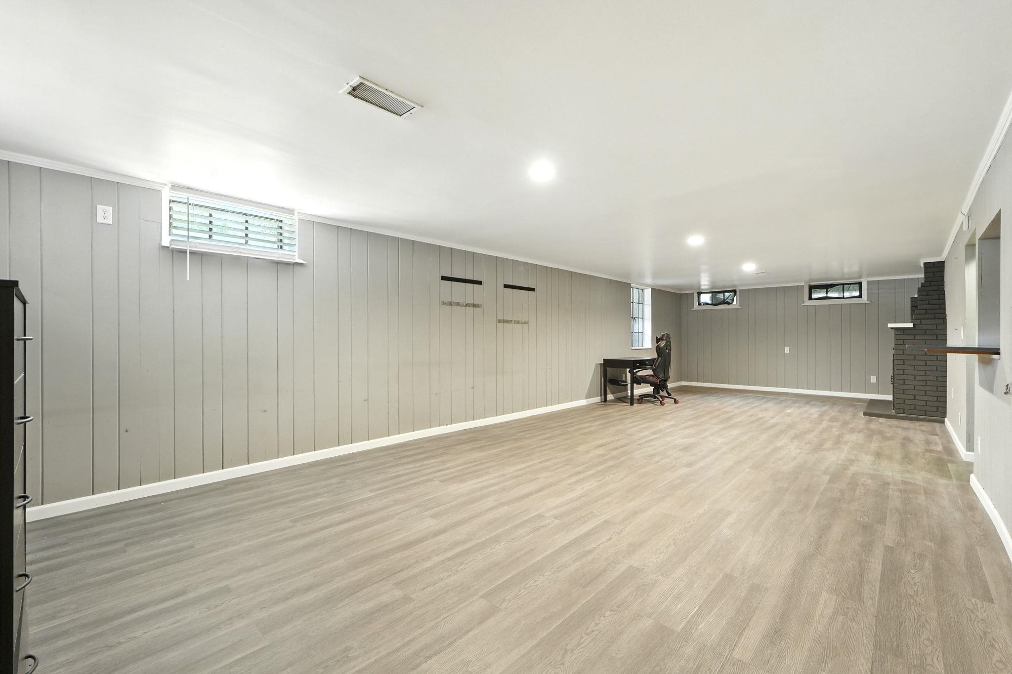 Photo 26 of 312 W Pleasant Street