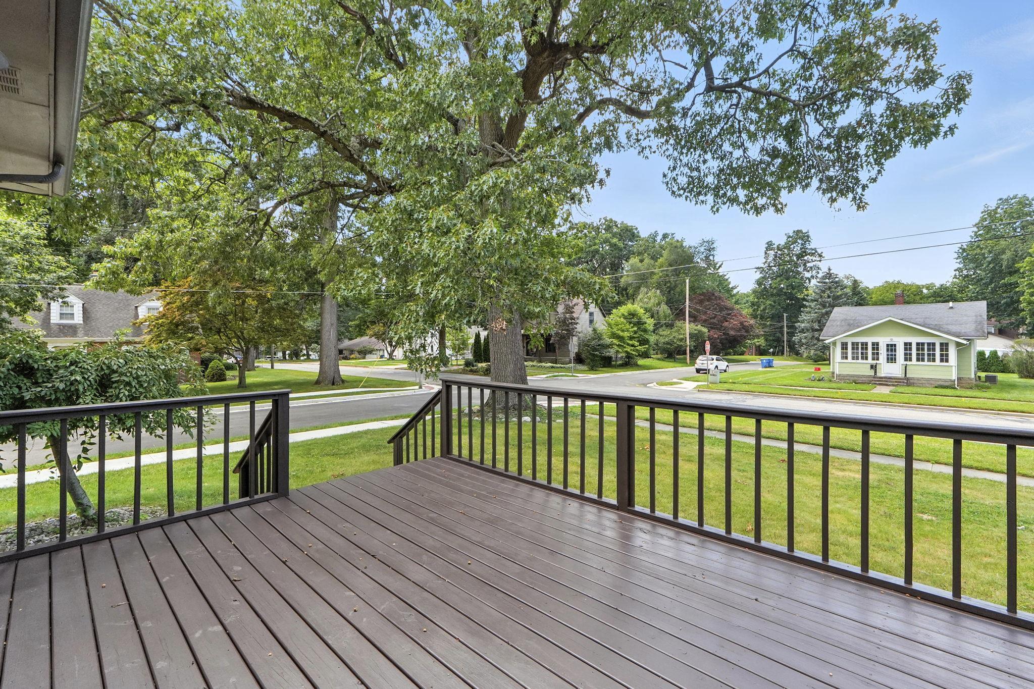 Photo 31 of 312 W Pleasant Street