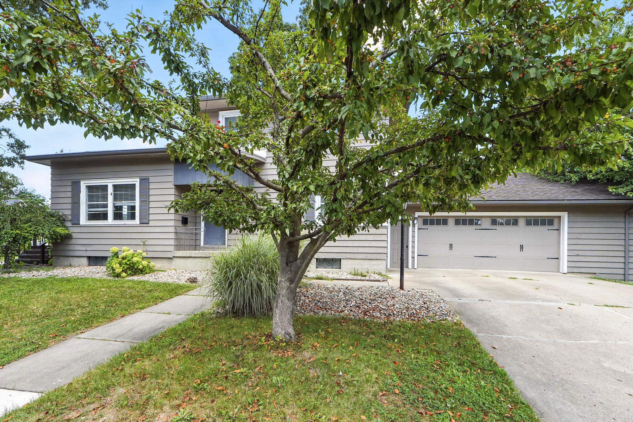 Photo 34 of 312 W Pleasant Street