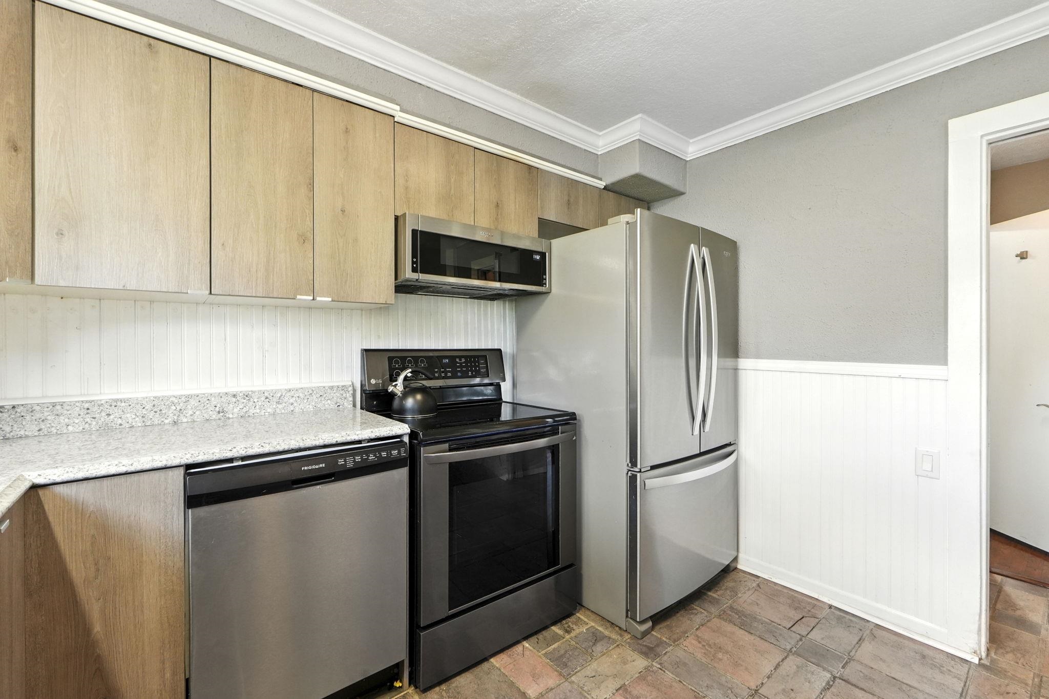 Photo 4 of 312 W Pleasant Street