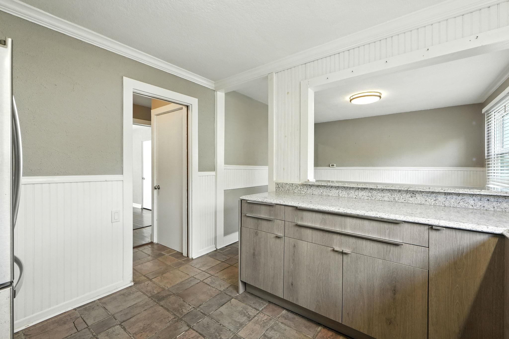 Photo 5 of 312 W Pleasant Street