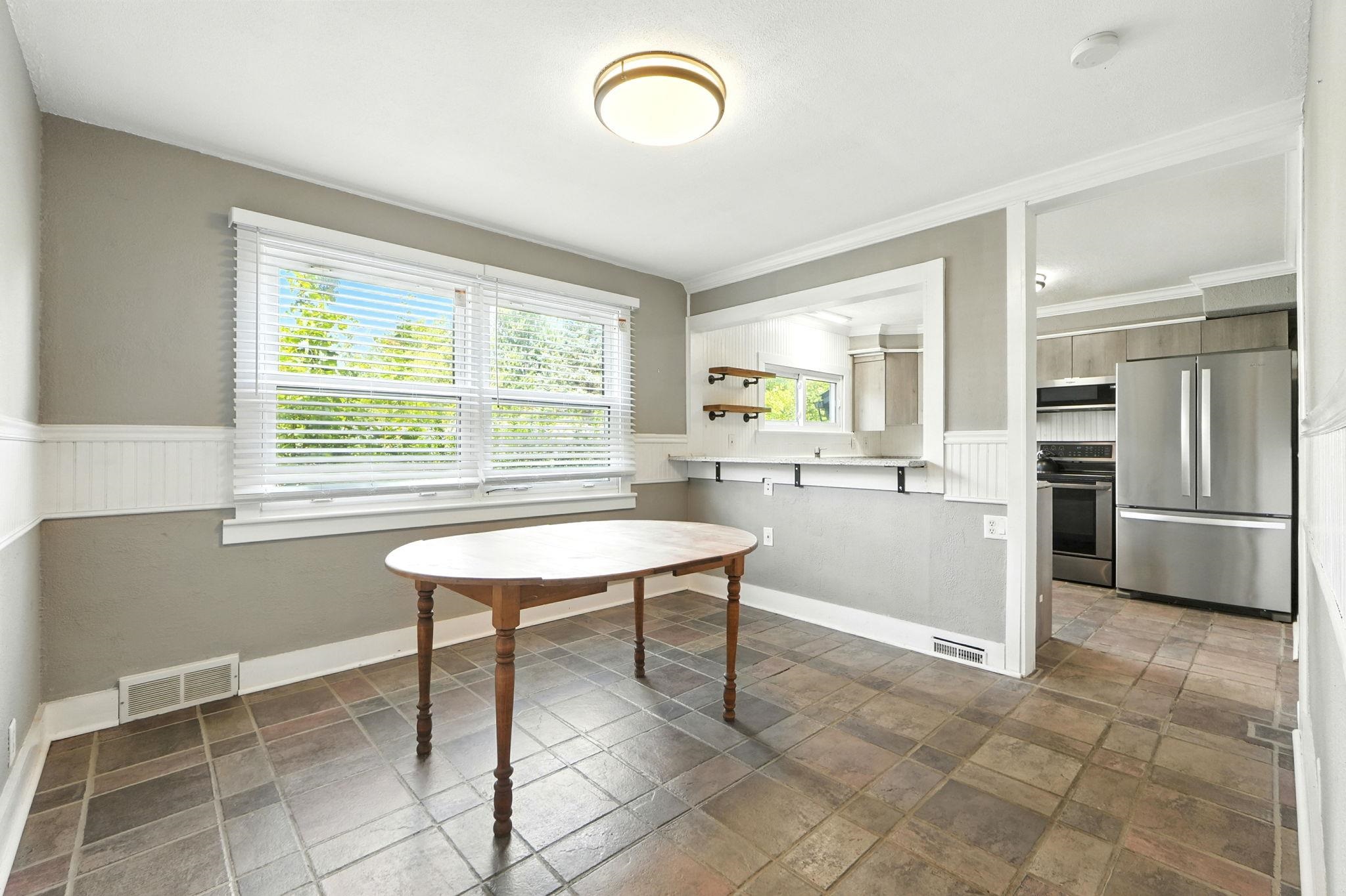 Photo 6 of 312 W Pleasant Street