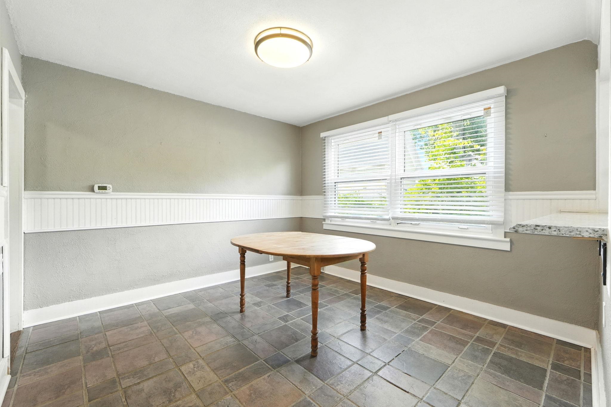 Photo 7 of 312 W Pleasant Street