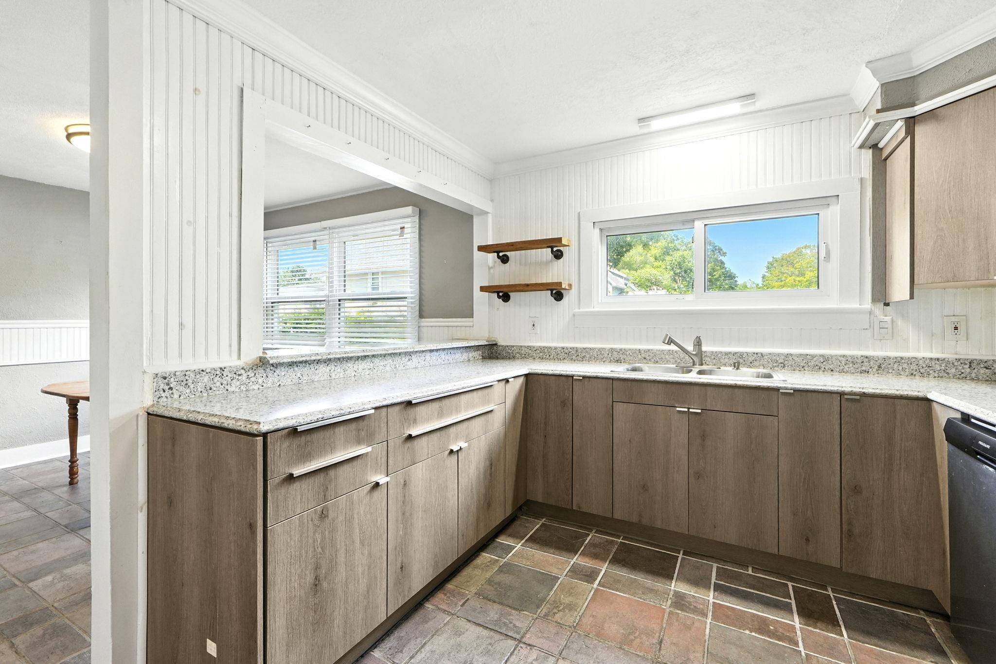 Photo 8 of 312 W Pleasant Street