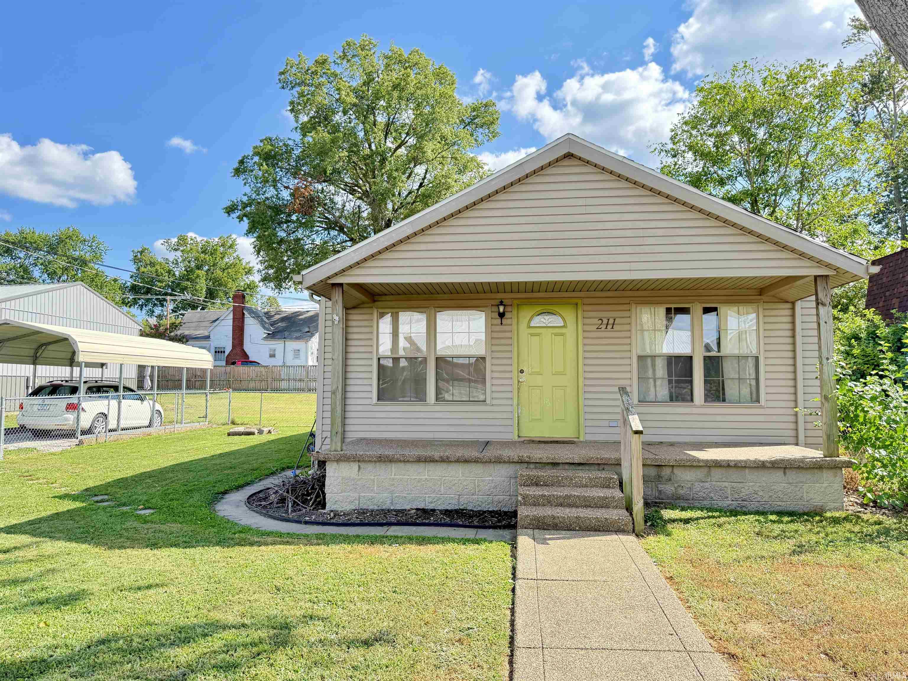 Boonville Real Estate: 211 E Division IN 47601 $135 000