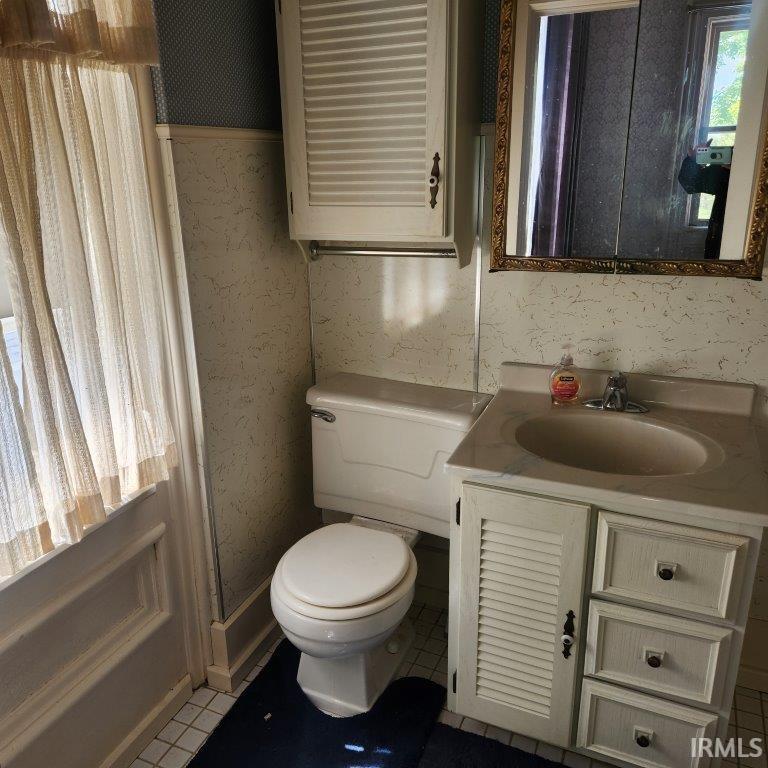 Photo 18 of 706 S Main Street