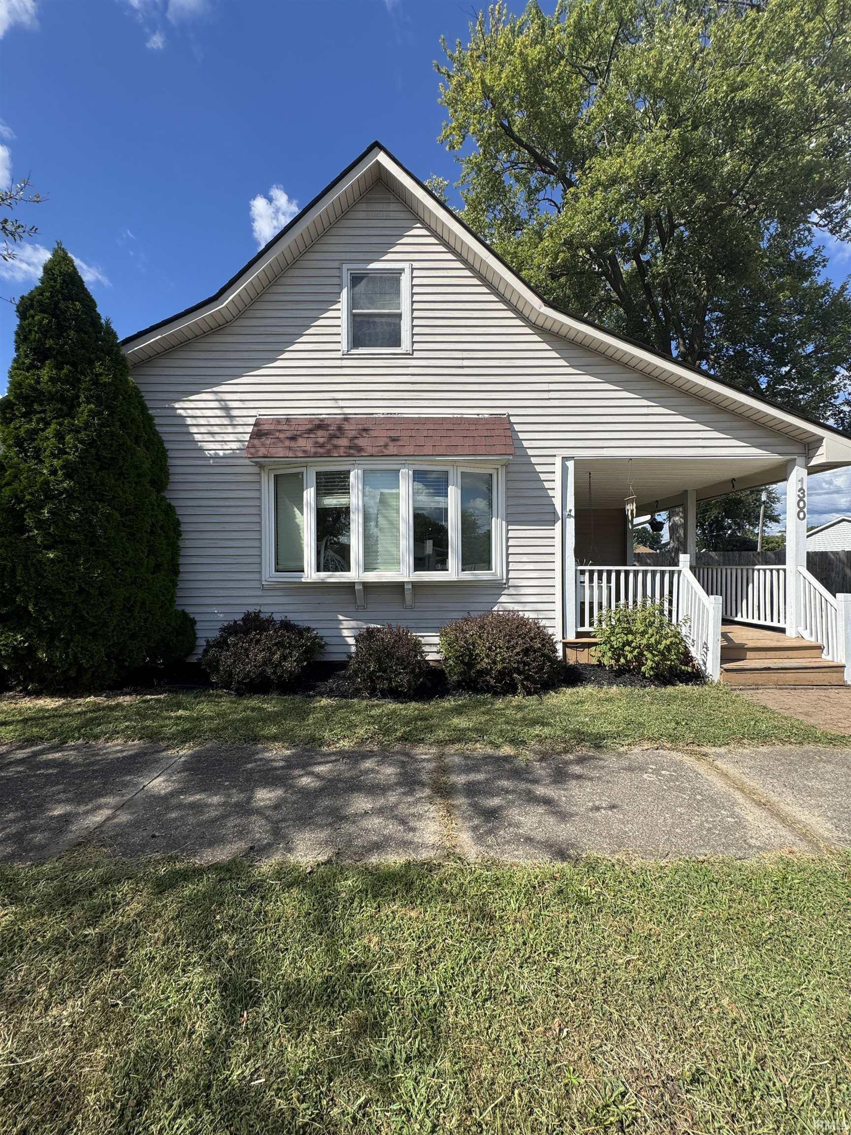 Homes for sale in Elwood, IN | 1300 N F St, Elwood, IN 46036 | MLS# 202534279