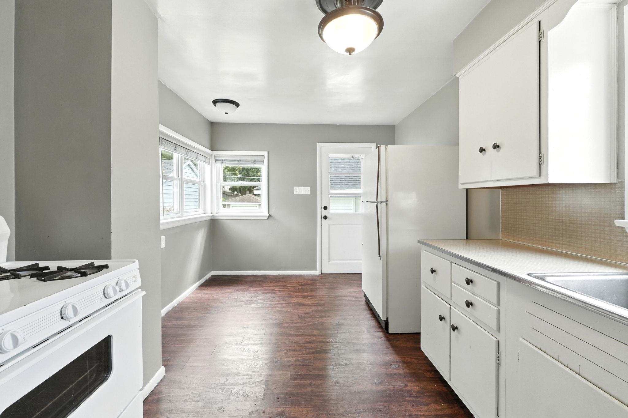 Photo 15 of 716 Anderson Avenue