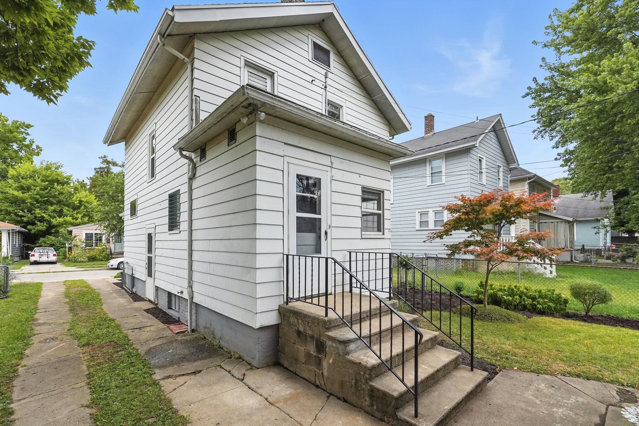 Photo 32 of 716 Anderson Avenue