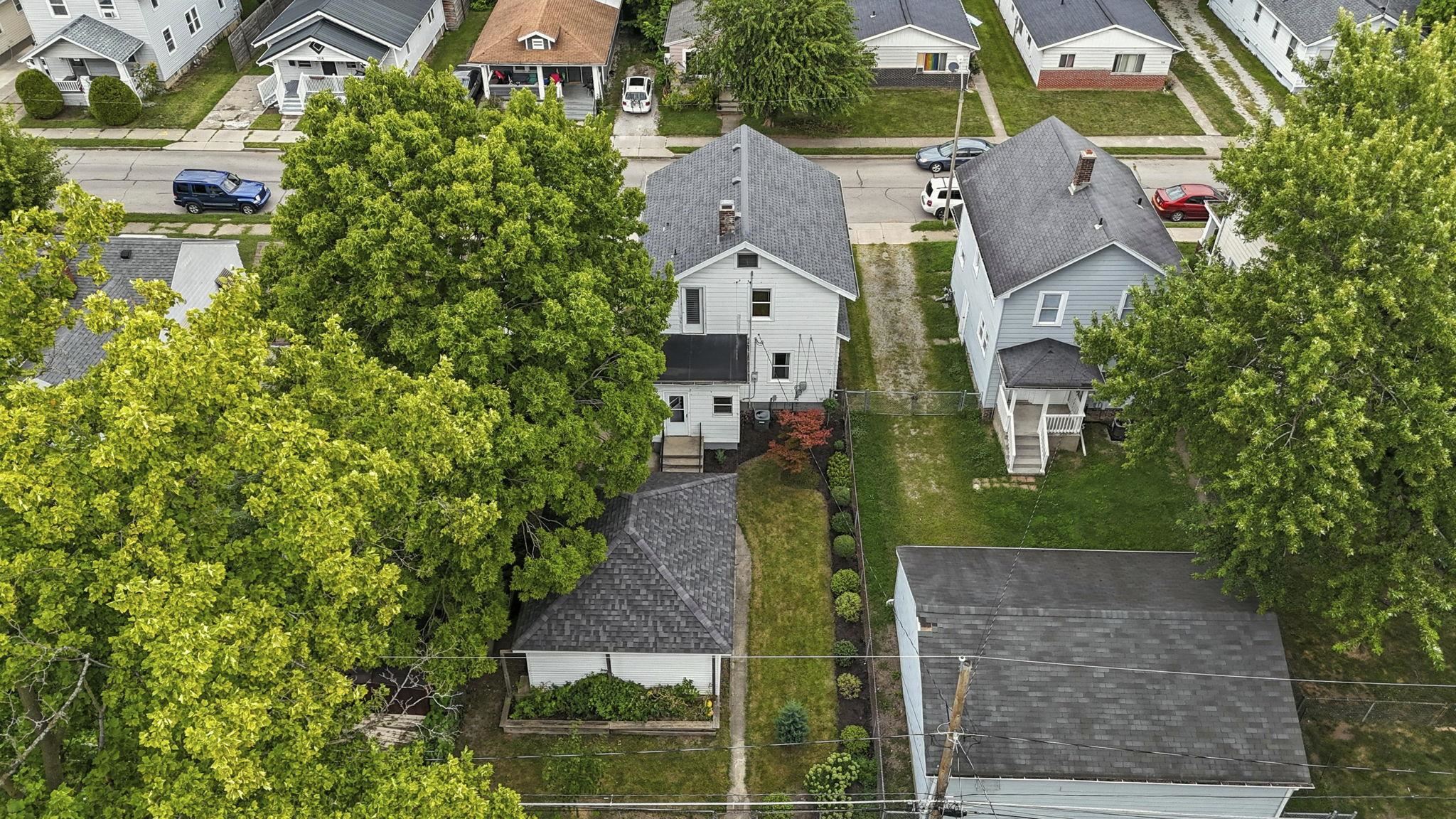 Photo 4 of 716 Anderson Avenue