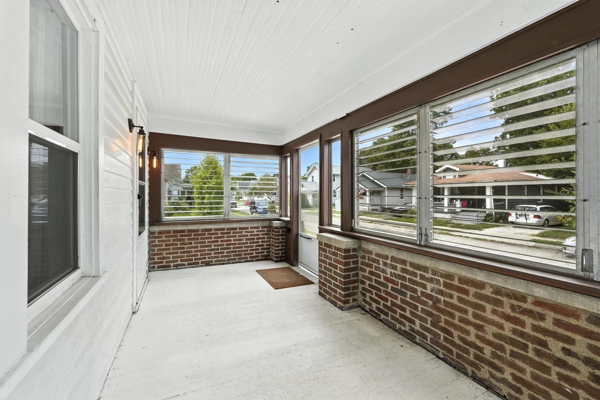 Photo 7 of 716 Anderson Avenue