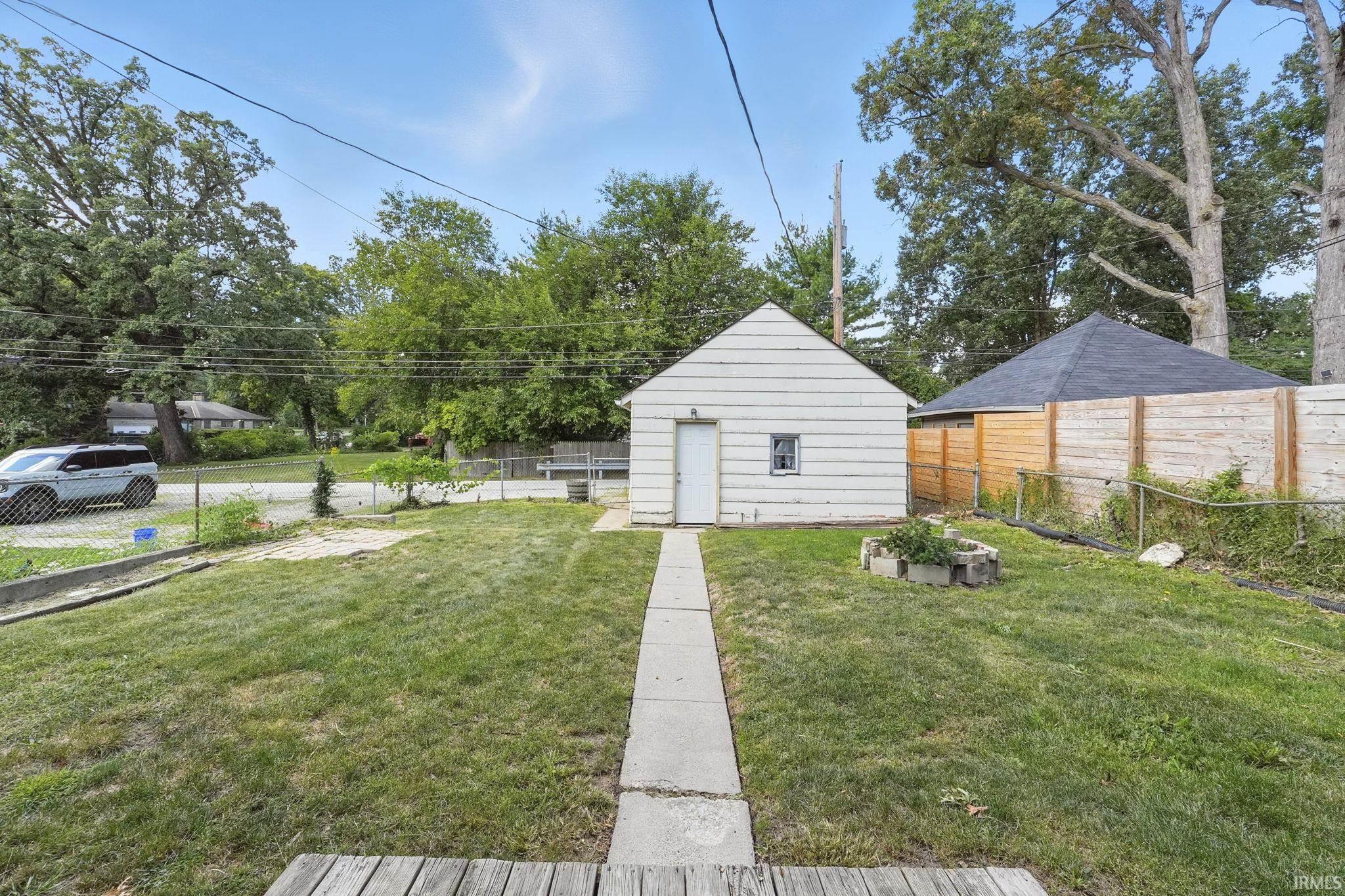 Photo 26 of 2309 N Anthony Boulevard