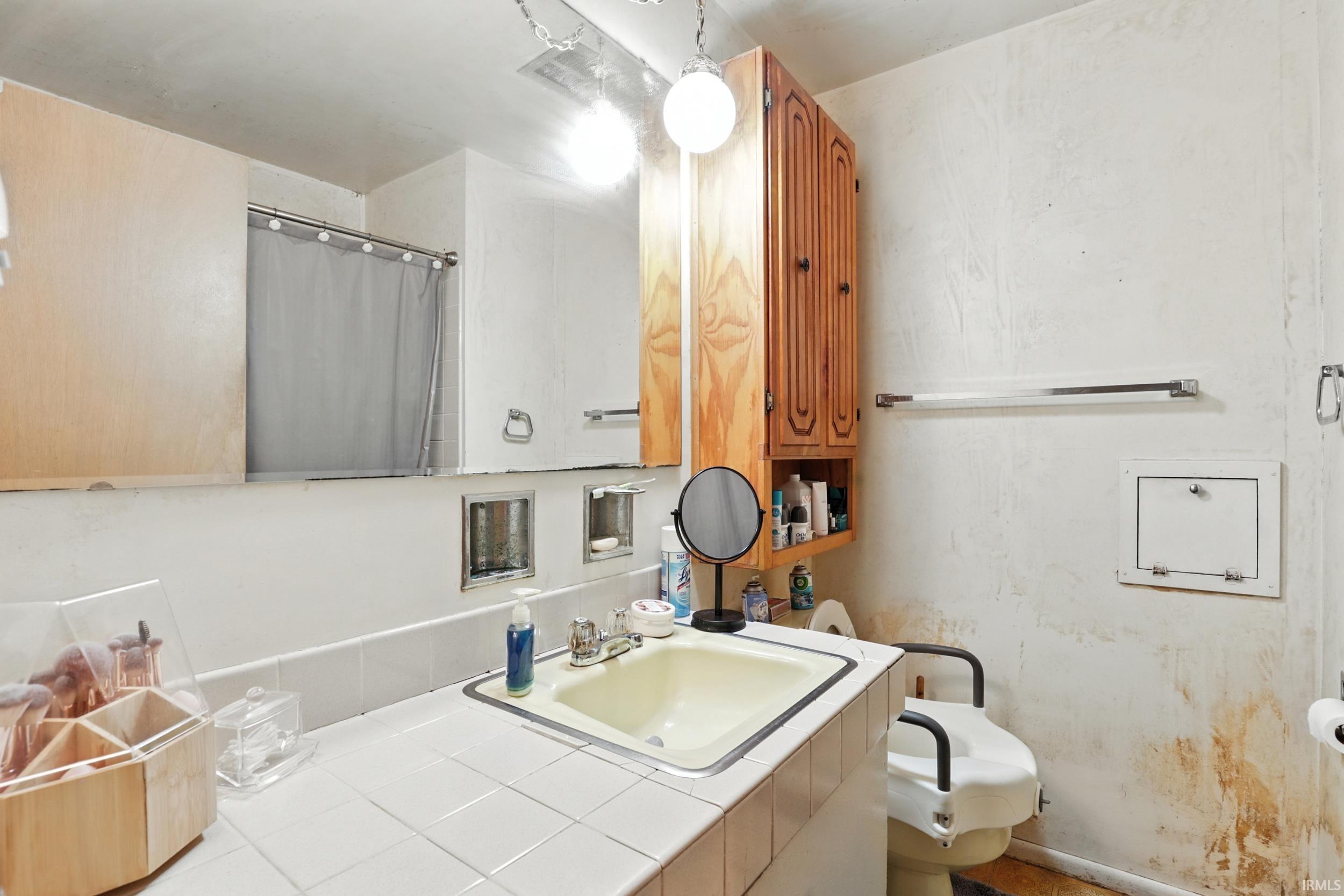 Photo 11 of 4921 Devonshire Drive