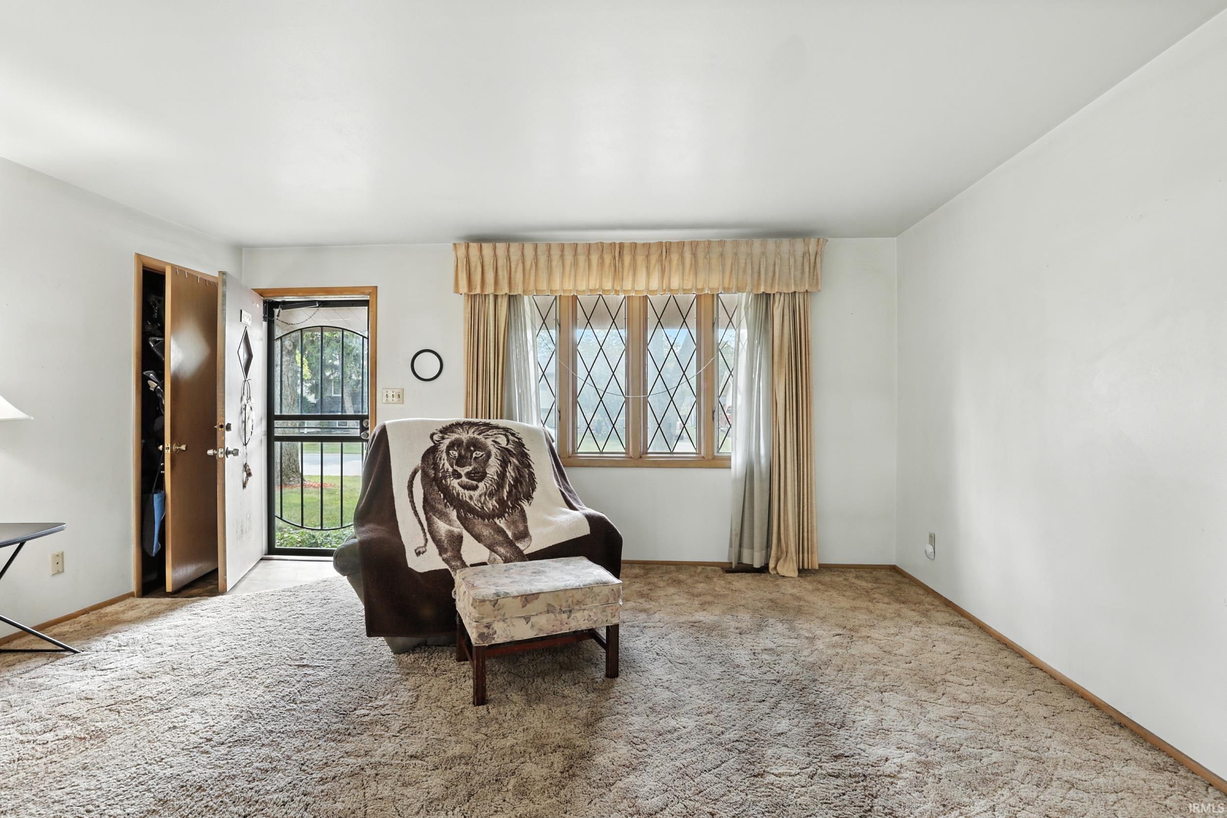 Photo 3 of 4921 Devonshire Drive