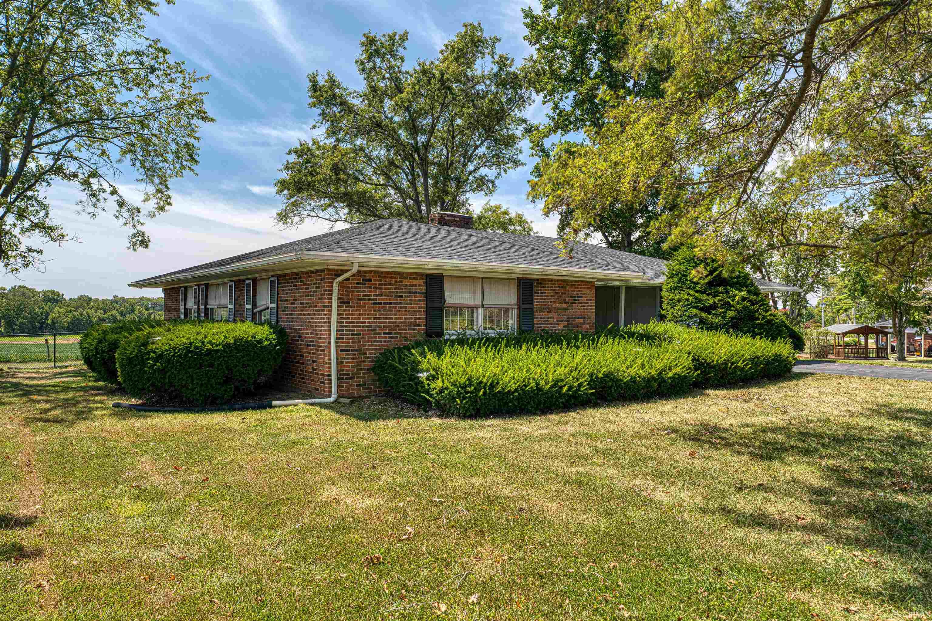 Boonville Real Estate: 1877 Maple Grove Road IN 47601 $225 000