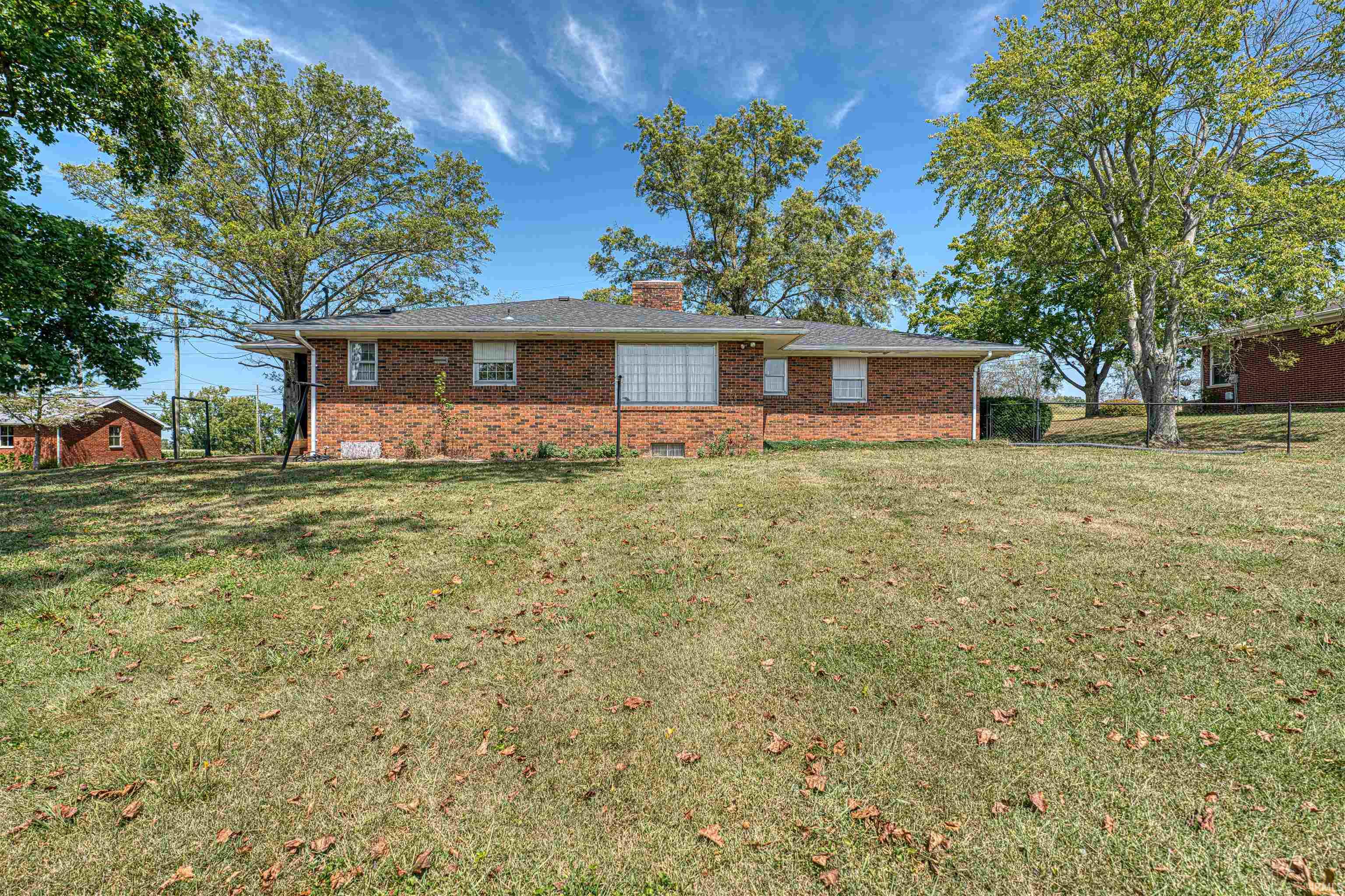Boonville Real Estate: 1877 Maple Grove Road IN 47601 $225 000