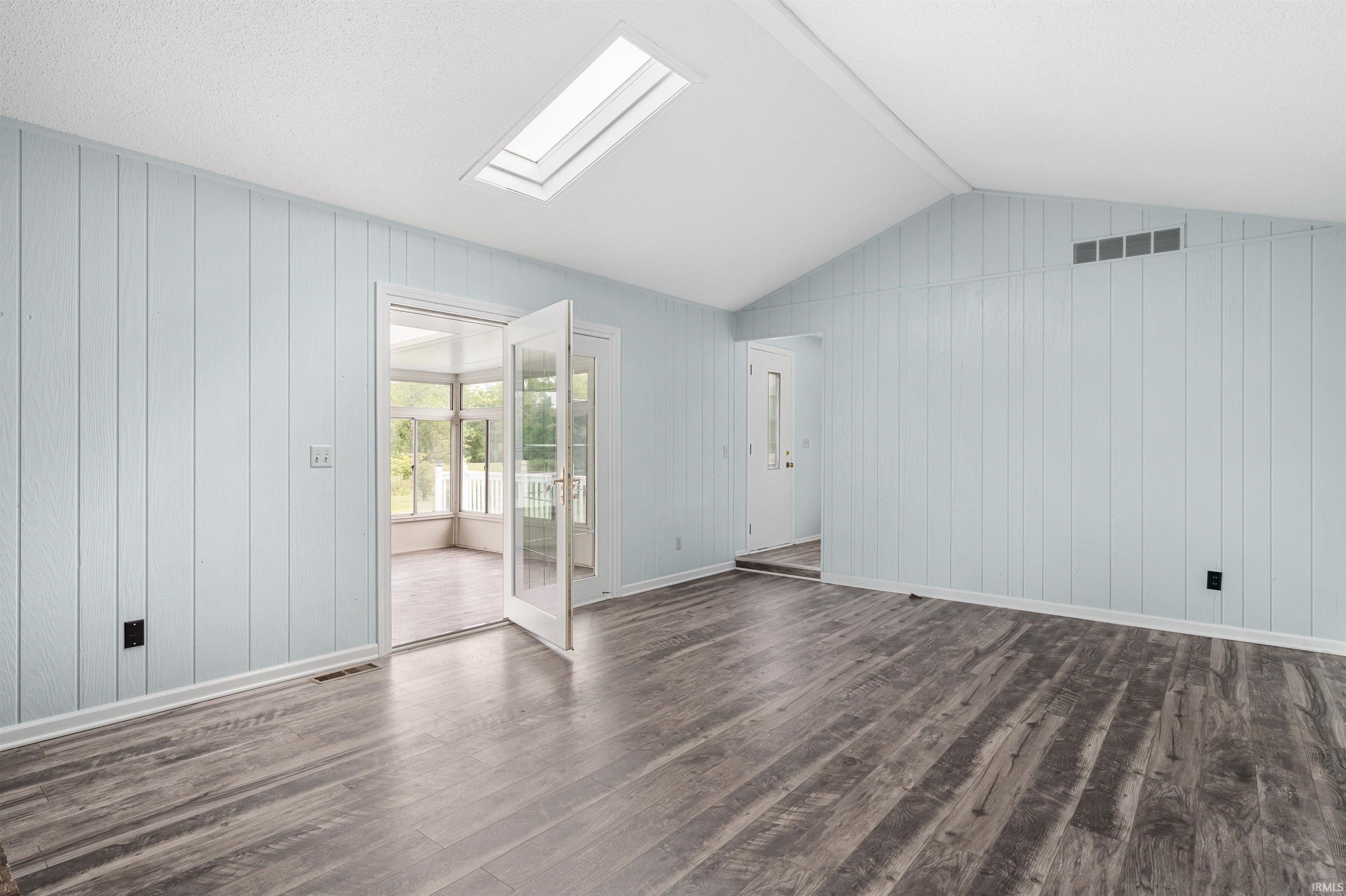 Photo 13 of 14802 Illinois Road