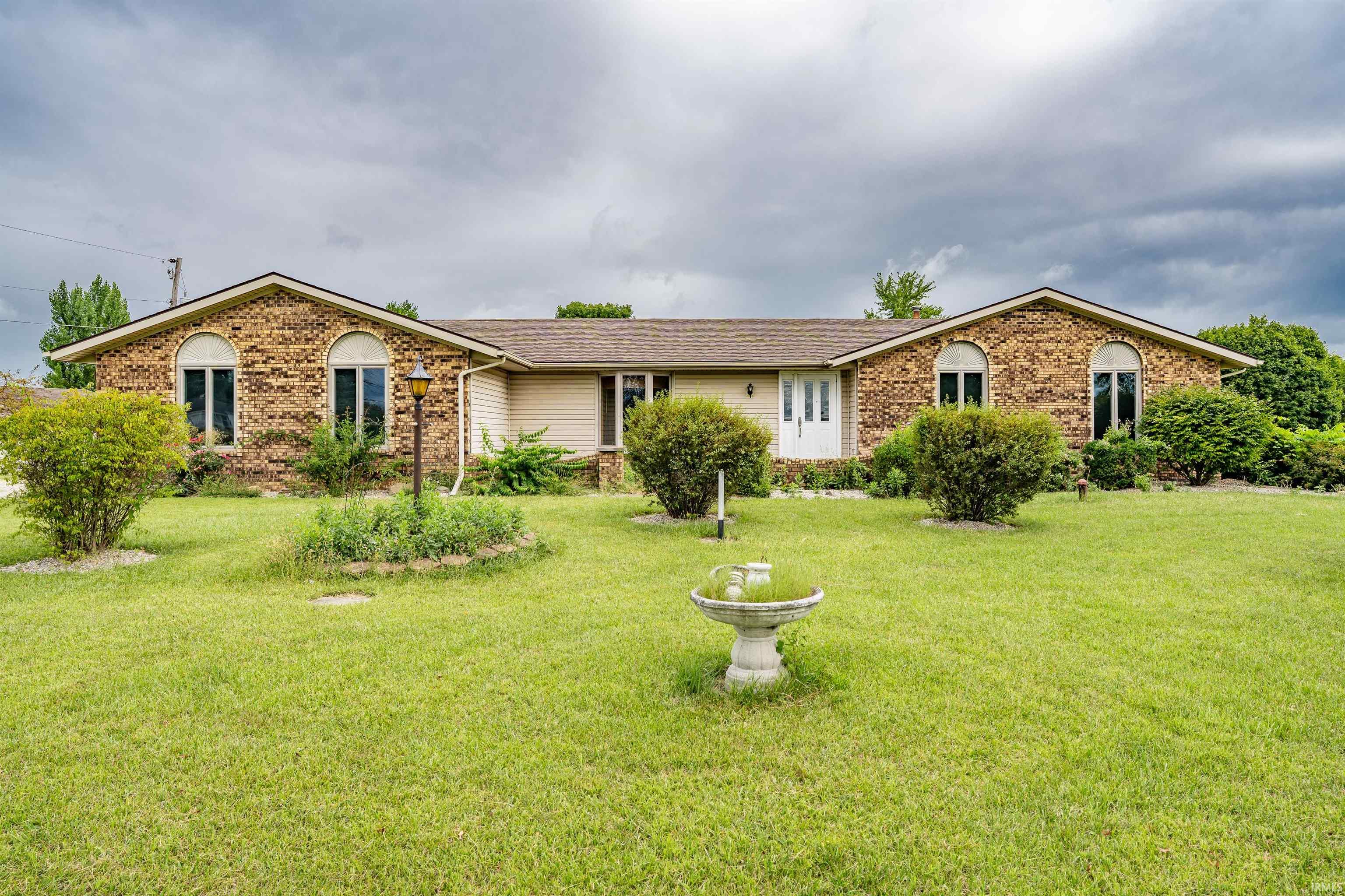 Photo 2 of 14802 Illinois Road