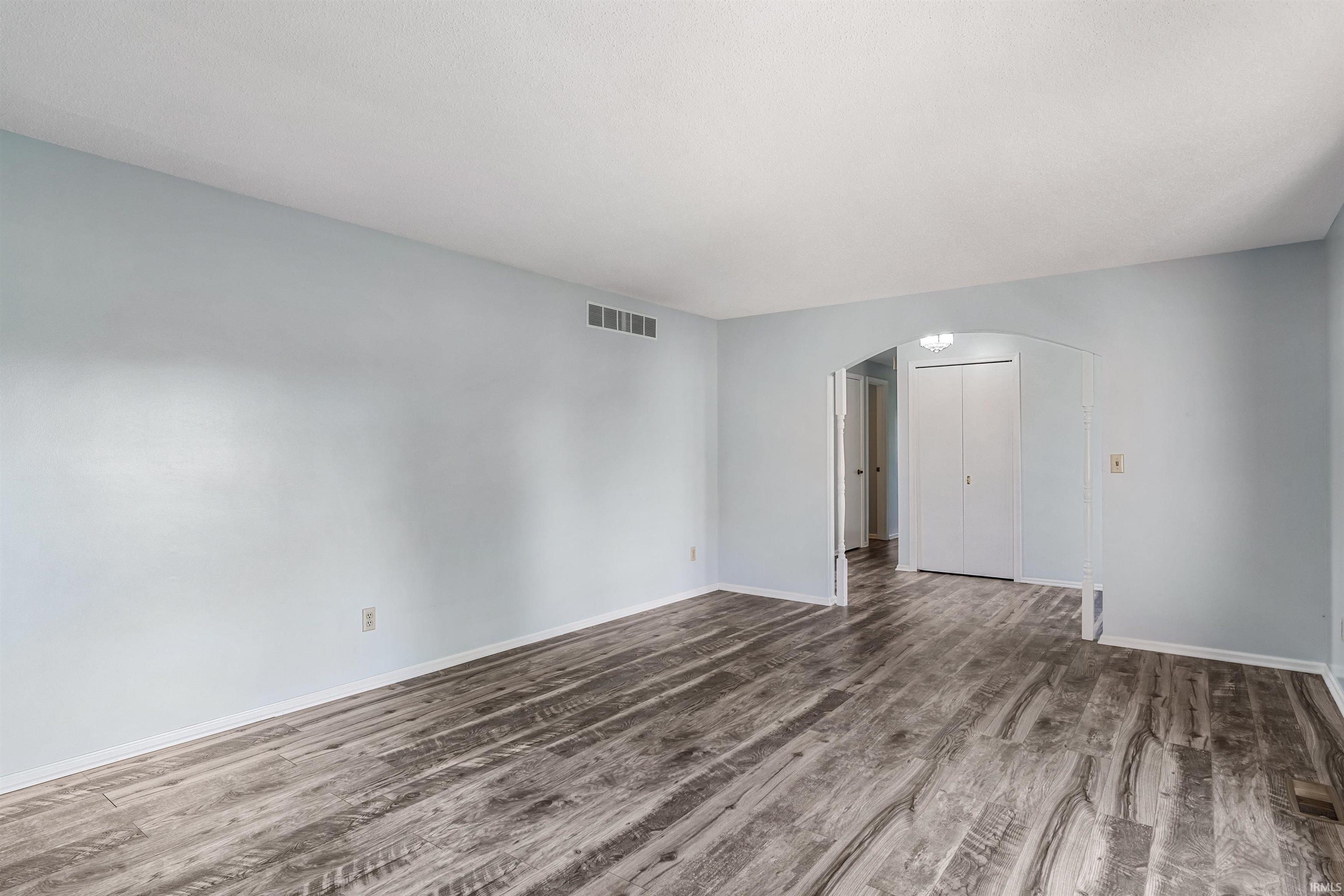 Photo 7 of 14802 Illinois Road