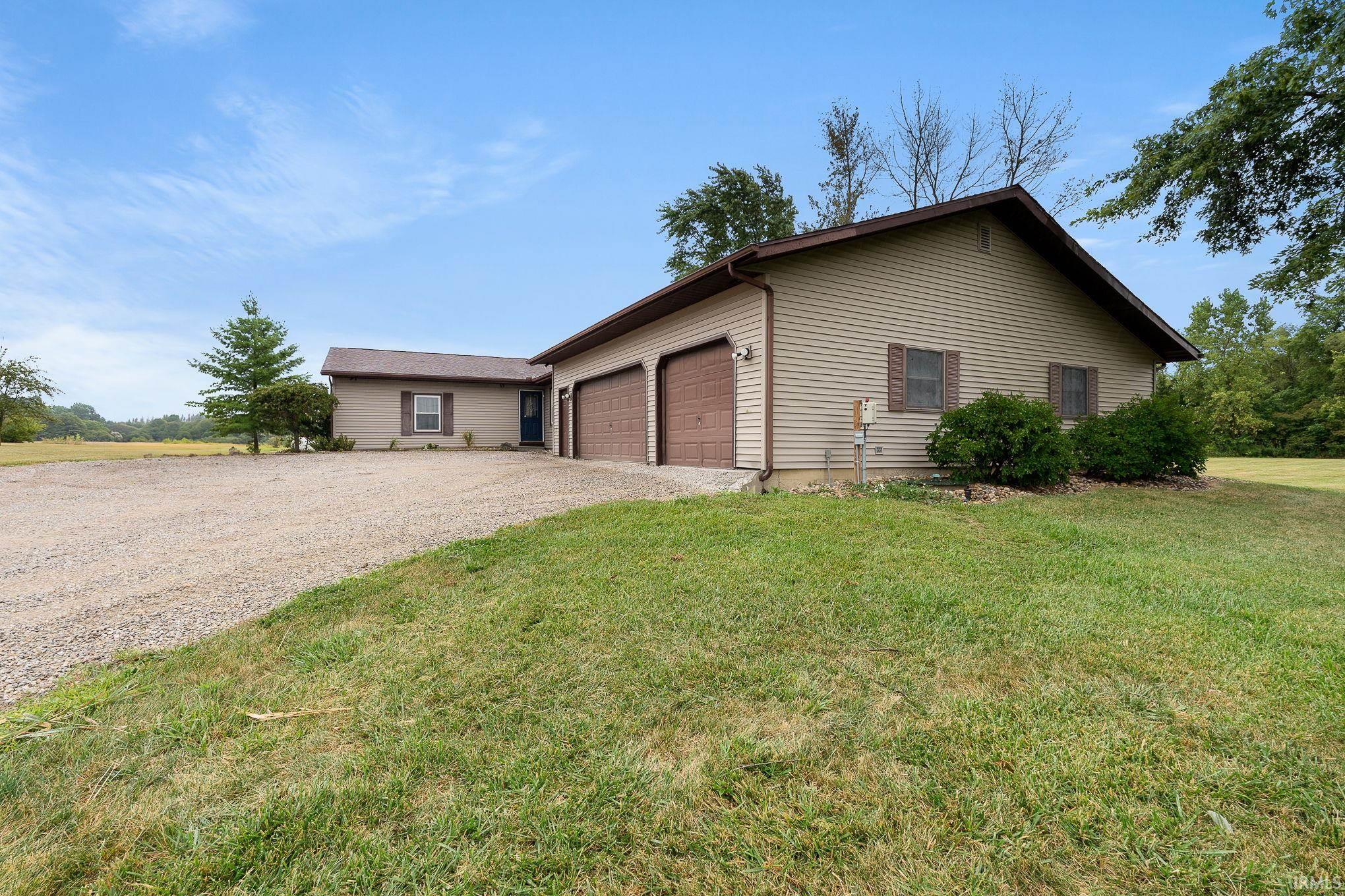 Photo 2 of 10225 N 100 W