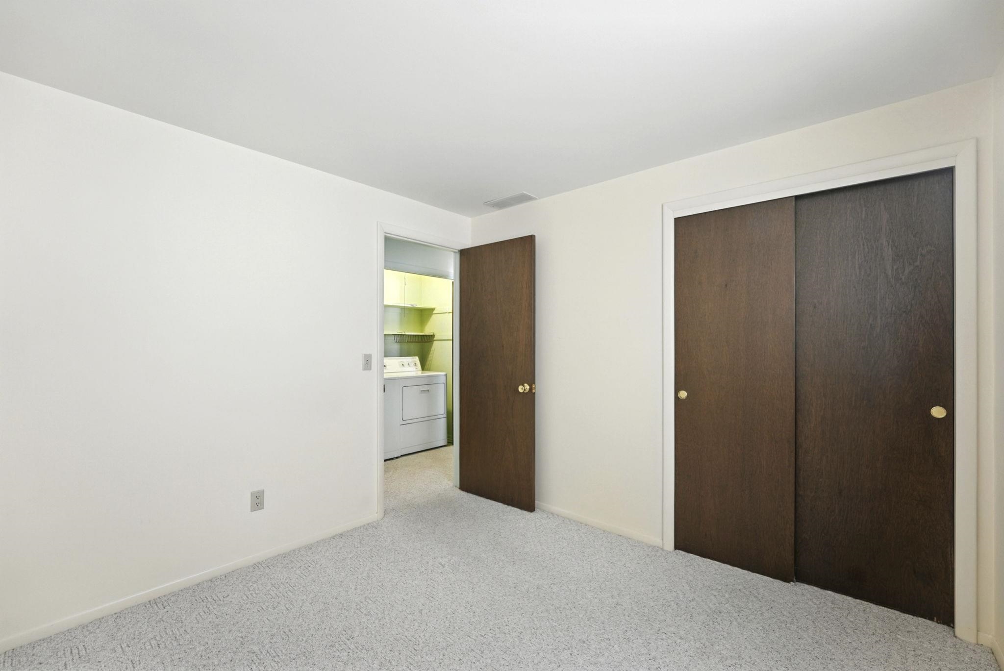 Photo 17 of 405 Hilltop Drive